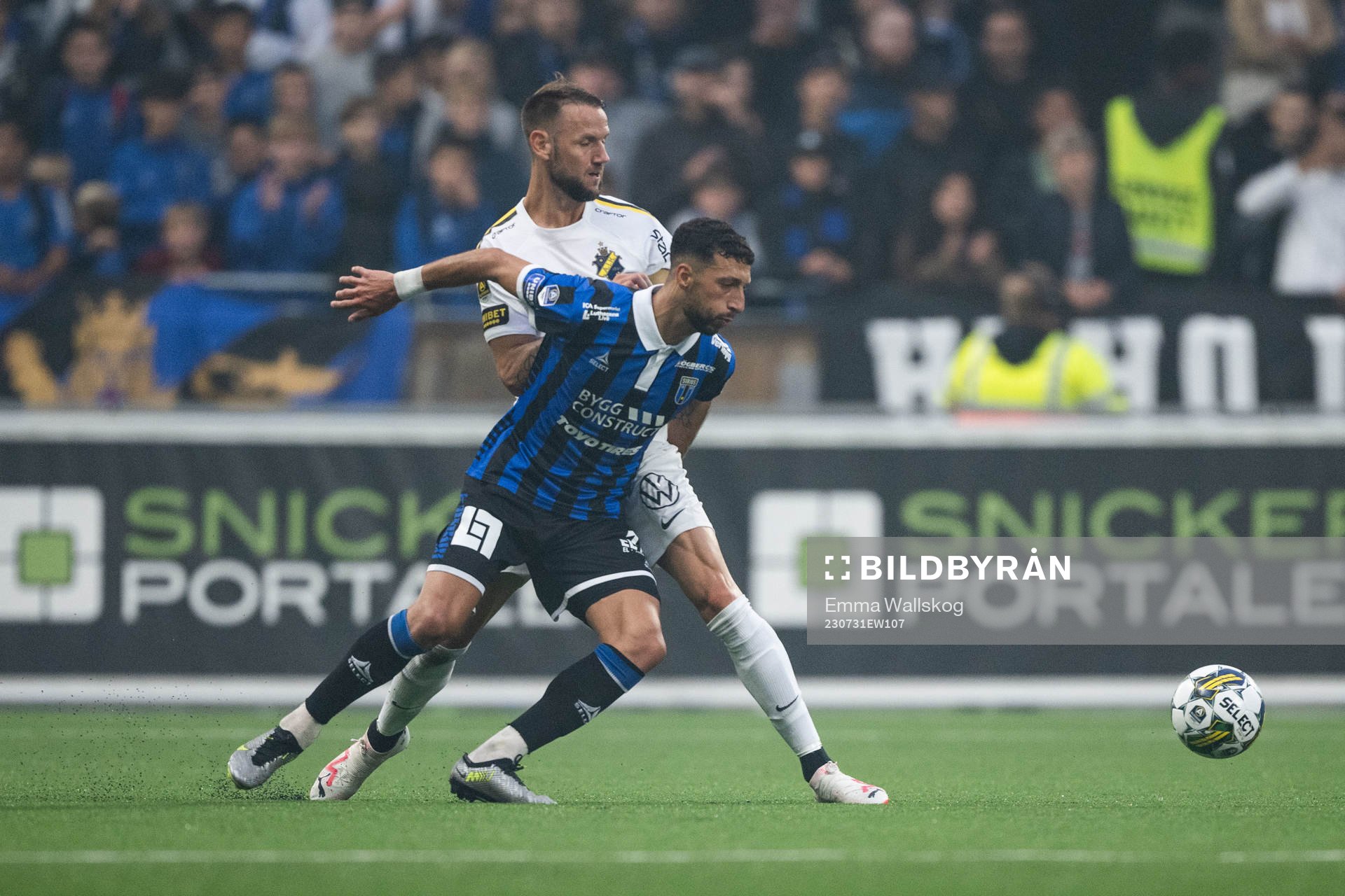 AIKs Alexander Milosevic och Sirius Wessam Abou Ali
