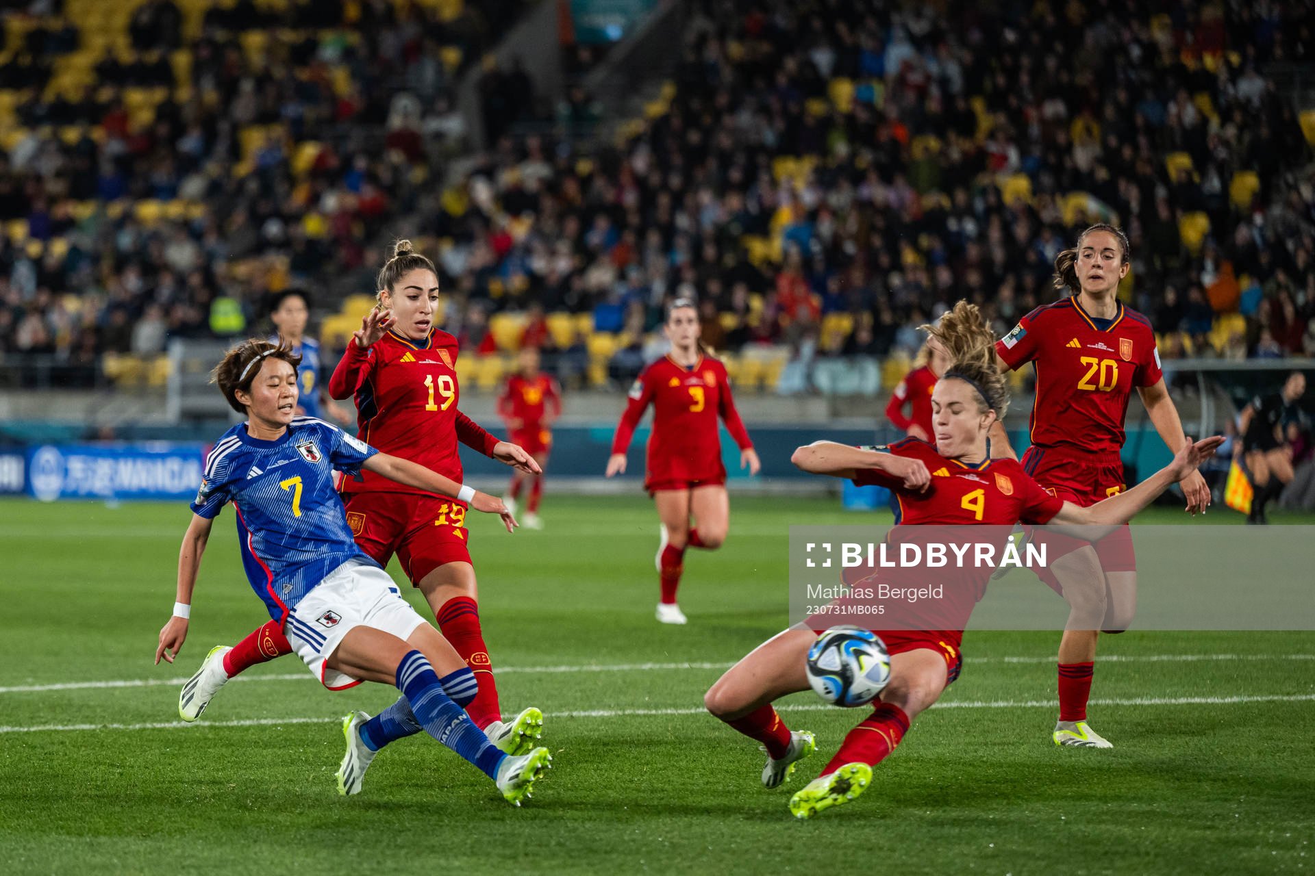 Hinata Miyazawa of Japan scores 3-0 when competing with