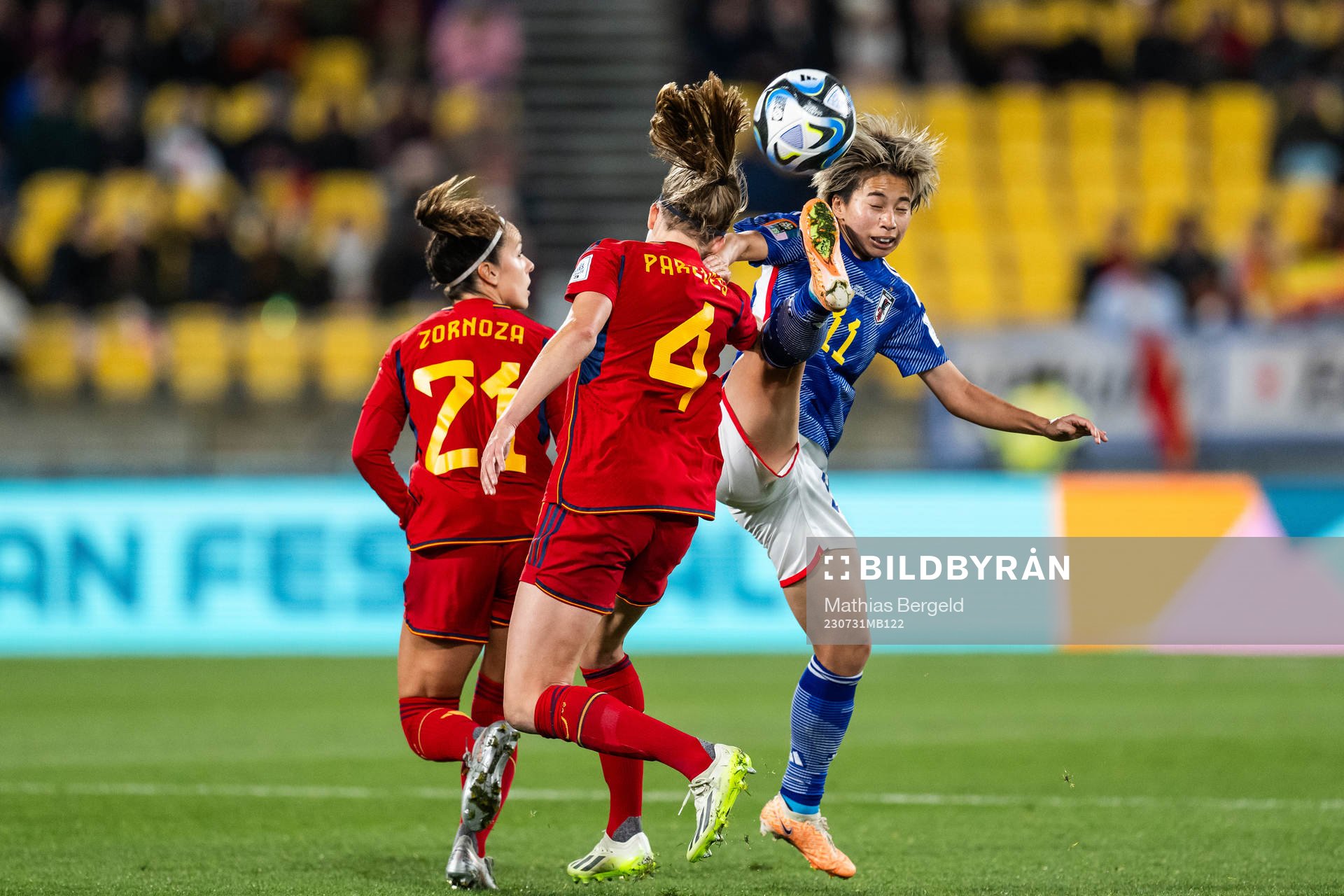 Irene Paredes of Spain and Mina Tanaka of Japan