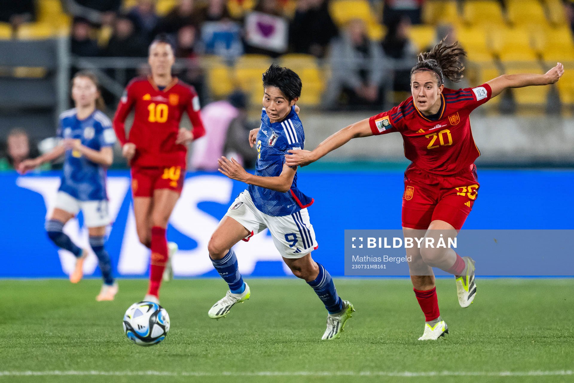 Riko Ueki of Japan and Rocia Galvez of Spain