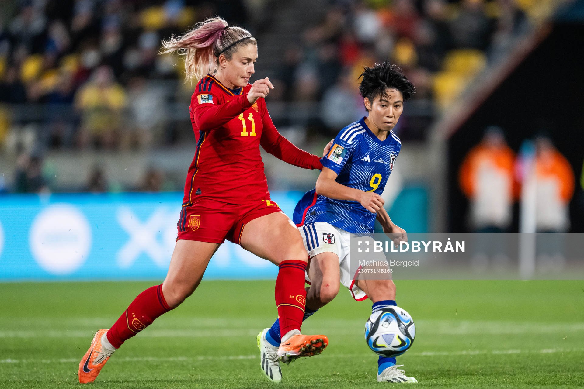 Alexia Putellas of Spain and Riko Ueki of Japan