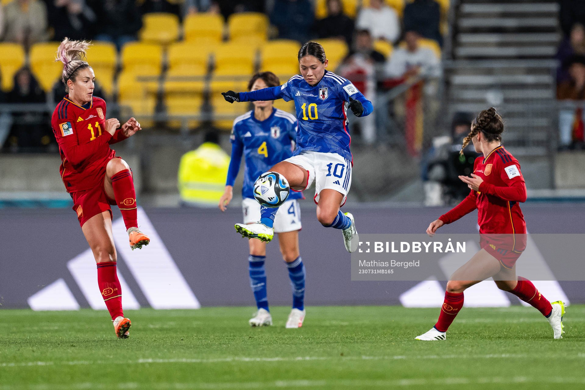 Alexia Putellas and Teresa Abelleira of Spain compete for