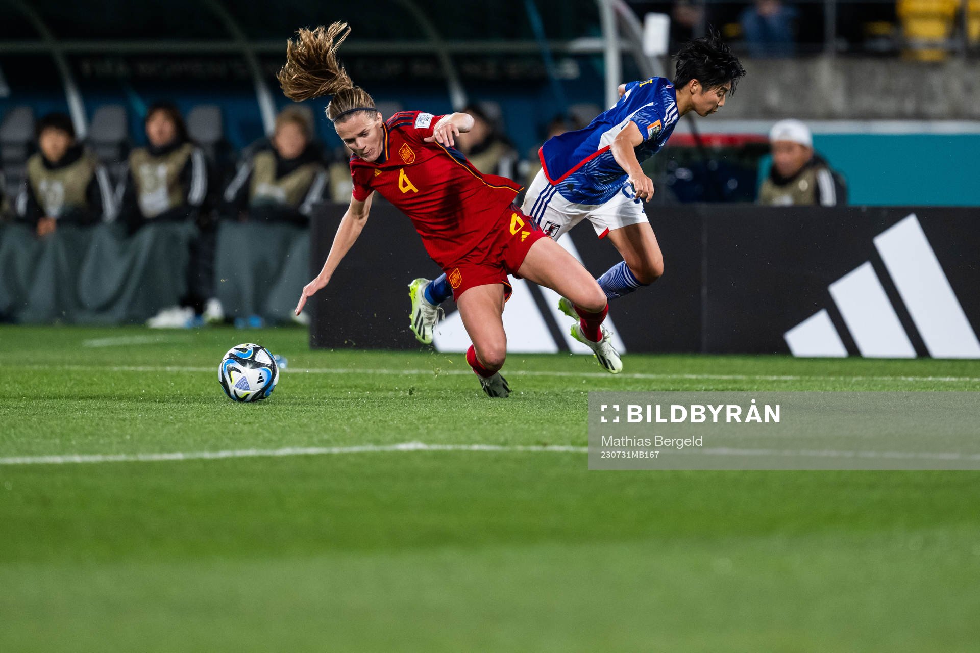 Irene Paredes of Spain and Riko Ueki of Japan