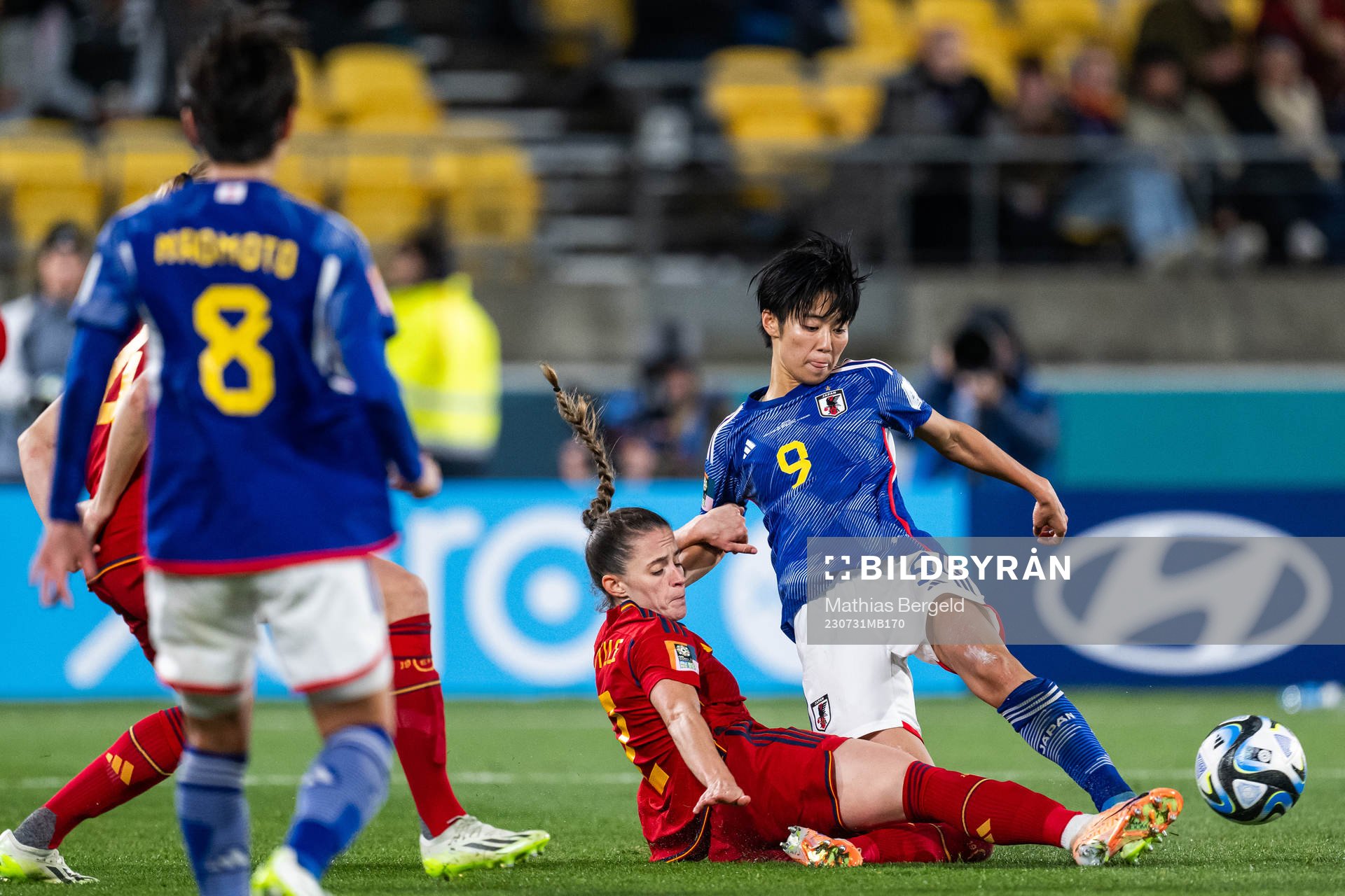 Teresa Abelleira of Spain and Riko Ueki of Japan