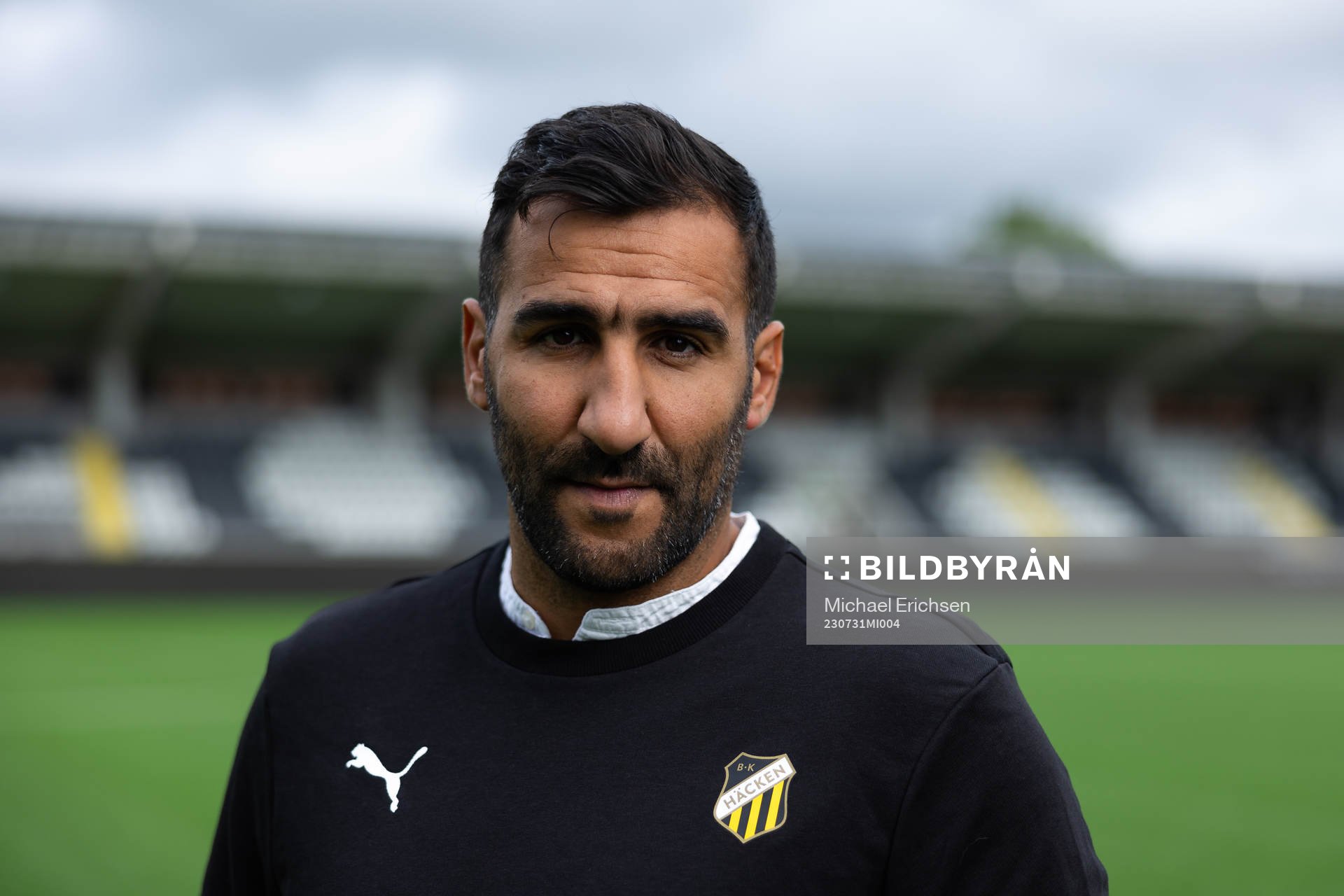 Häckens nya damallsvenska tränare Mak Lind poserar för ett porträtt under en fotografering med Häcken den 31 juli 2023 i Göteborg.