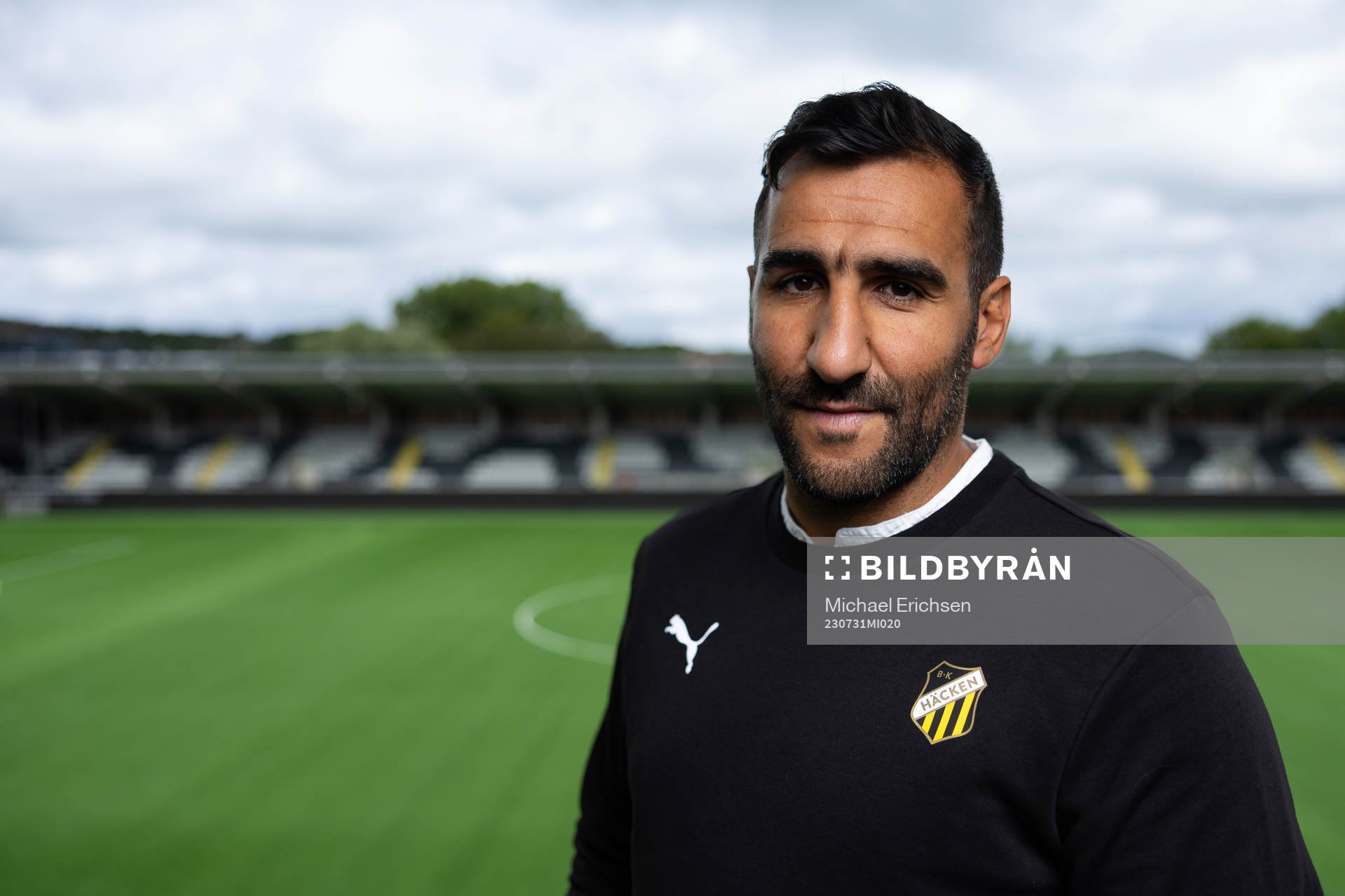 Häckens nya damallsvenska tränare Mak Lind poserar för ett porträtt under en fotografering med Häcken den 31 juli 2023 i Göteborg.