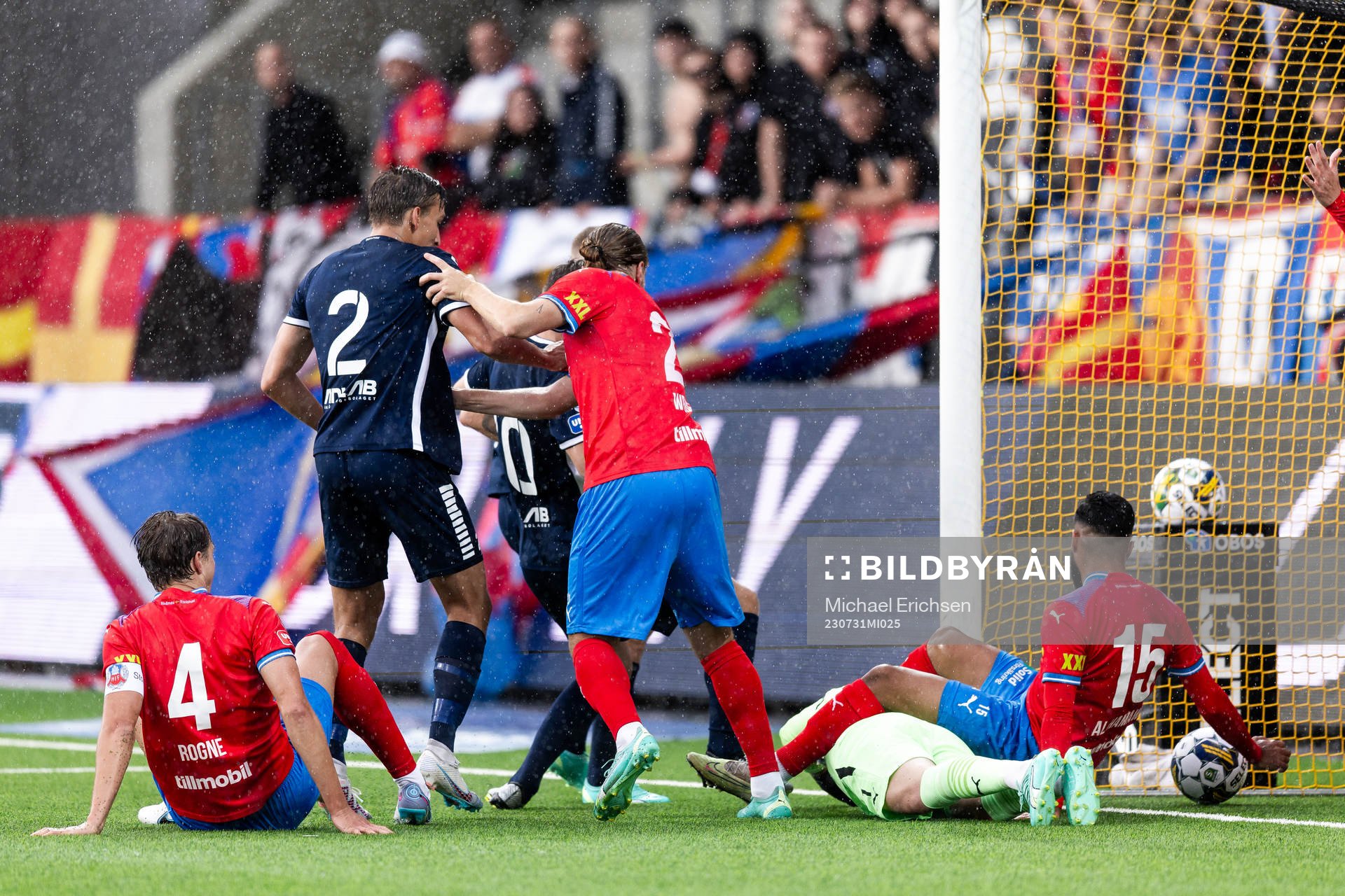 Utsiktens Albin Skoglund gör 1-0