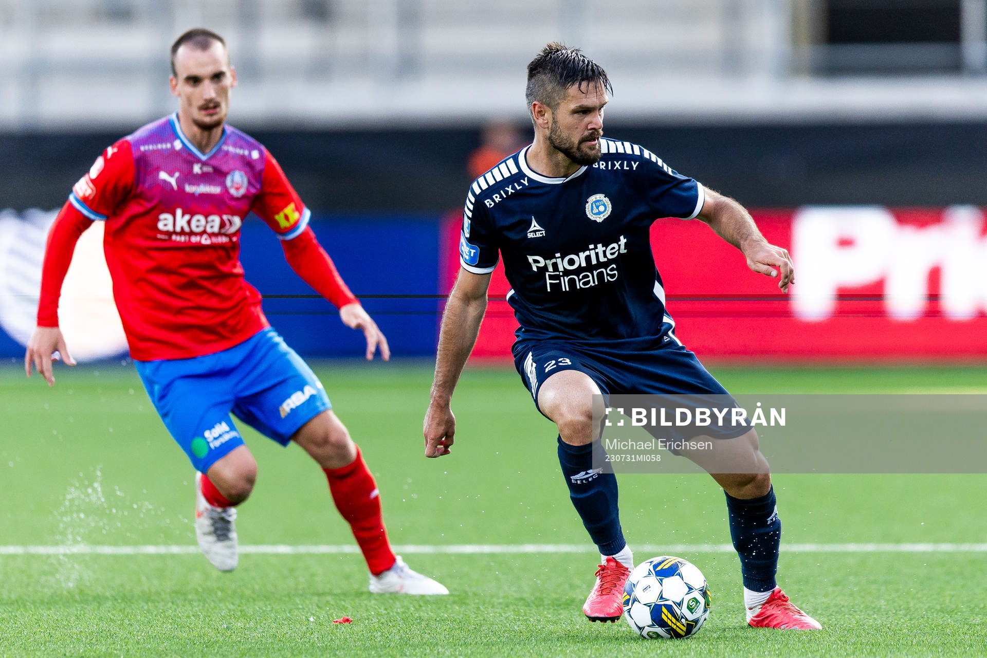 Helsingborgs Adam Hellborg och Utsiktens Ivo Pekalski