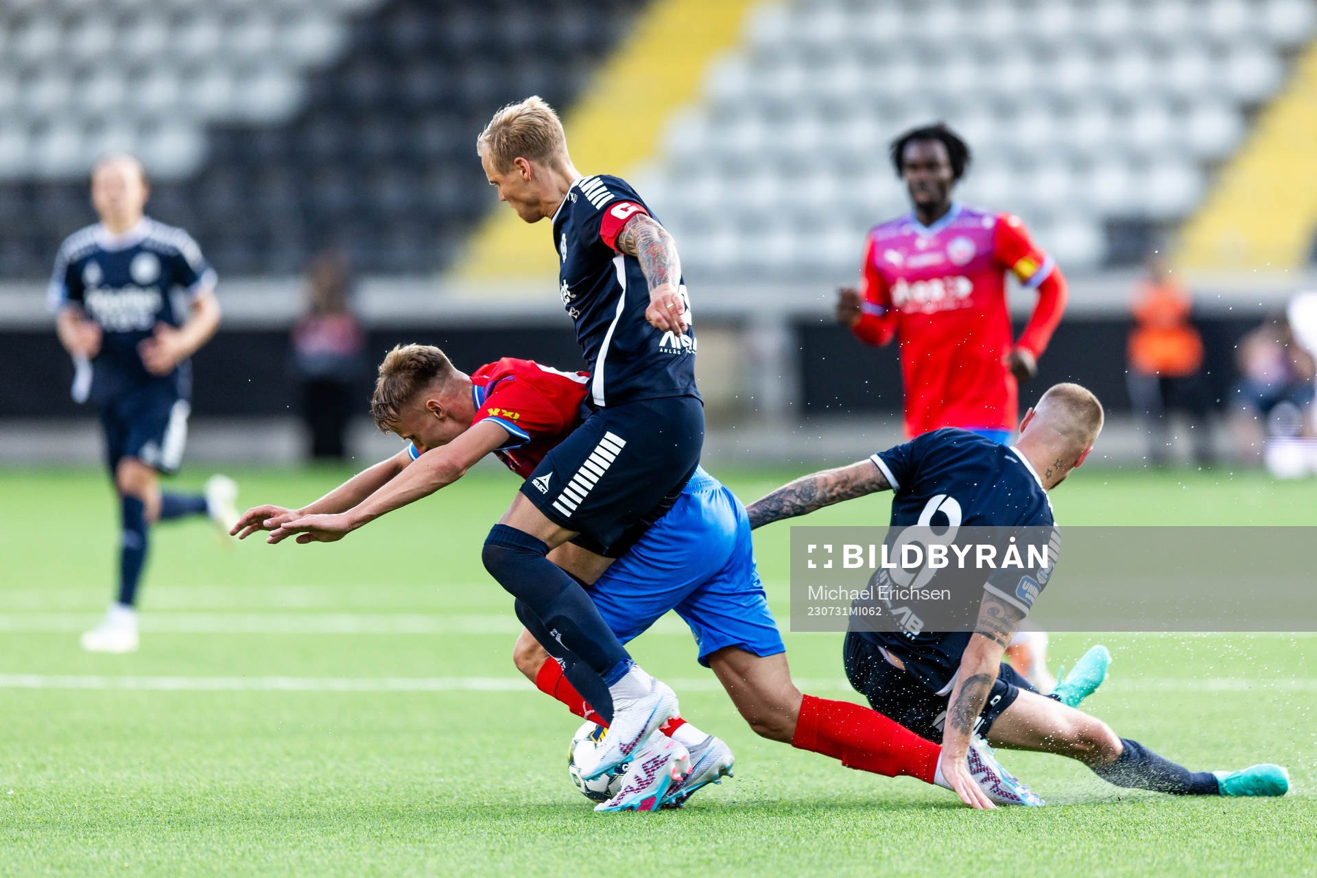 Helsingborgs Lukas Kjellnäs mot Utsiktens Jesper Brandt