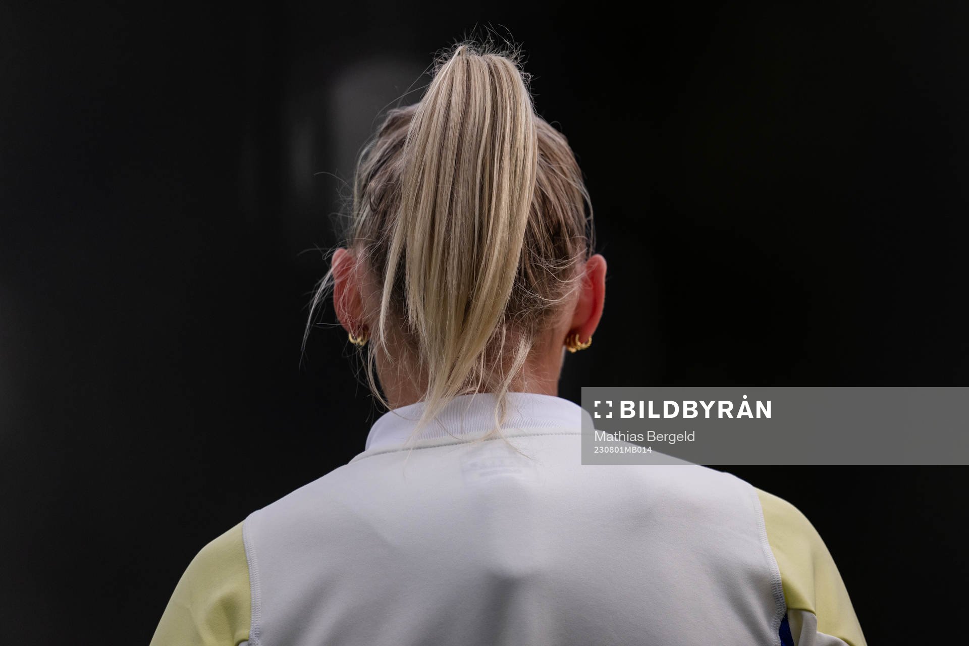 A GPS is seen under the shirt of a player of the Swedish women's national football team at a training session during the FIFA Women's World Cup on August 1, 2023 in Hamilton.