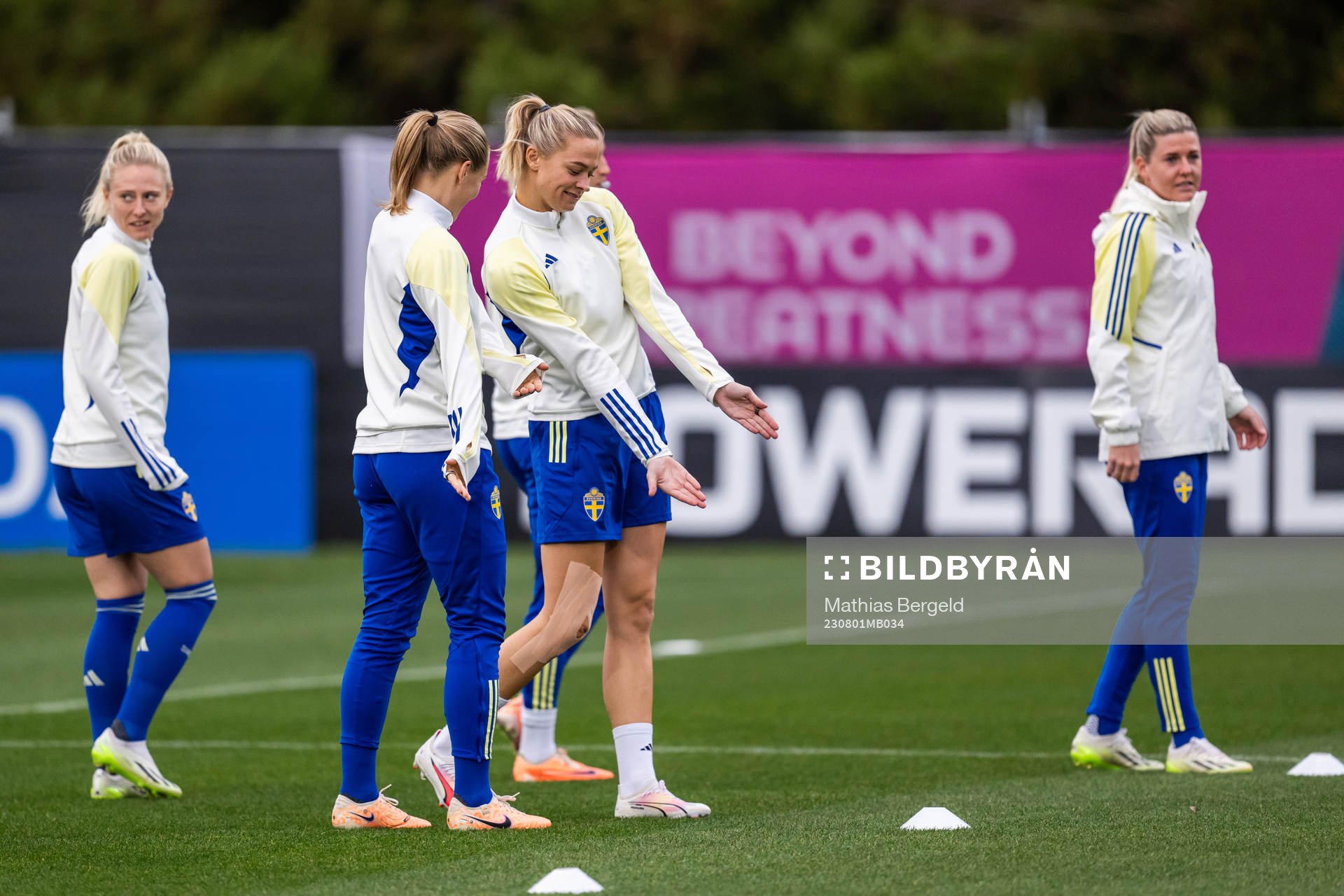 Magdalena Eriksson and Fridolina Rolfö of the Swedish