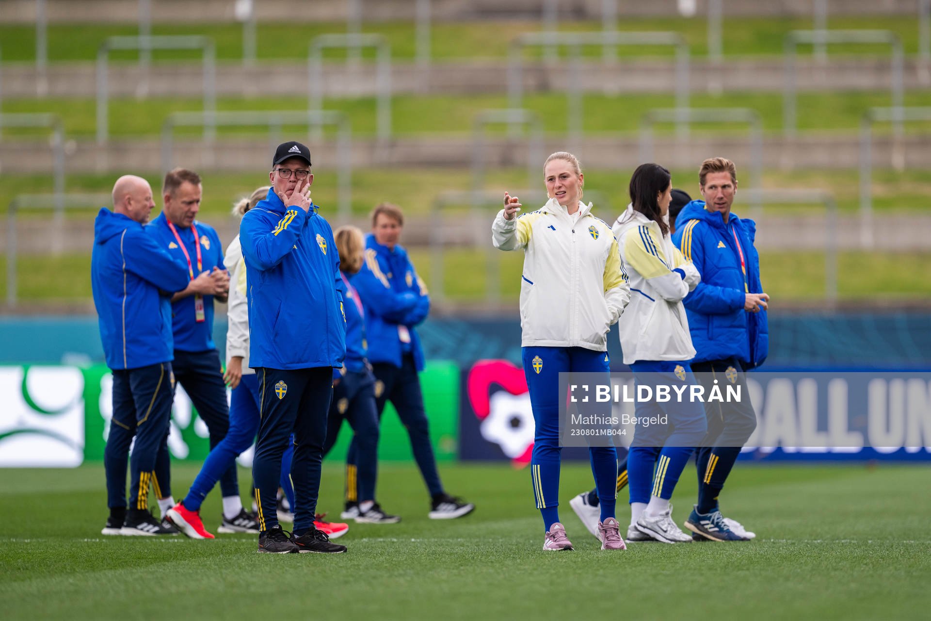 Goalkeeper coach Leif Troedsson and goalkeeper Tove Enblom