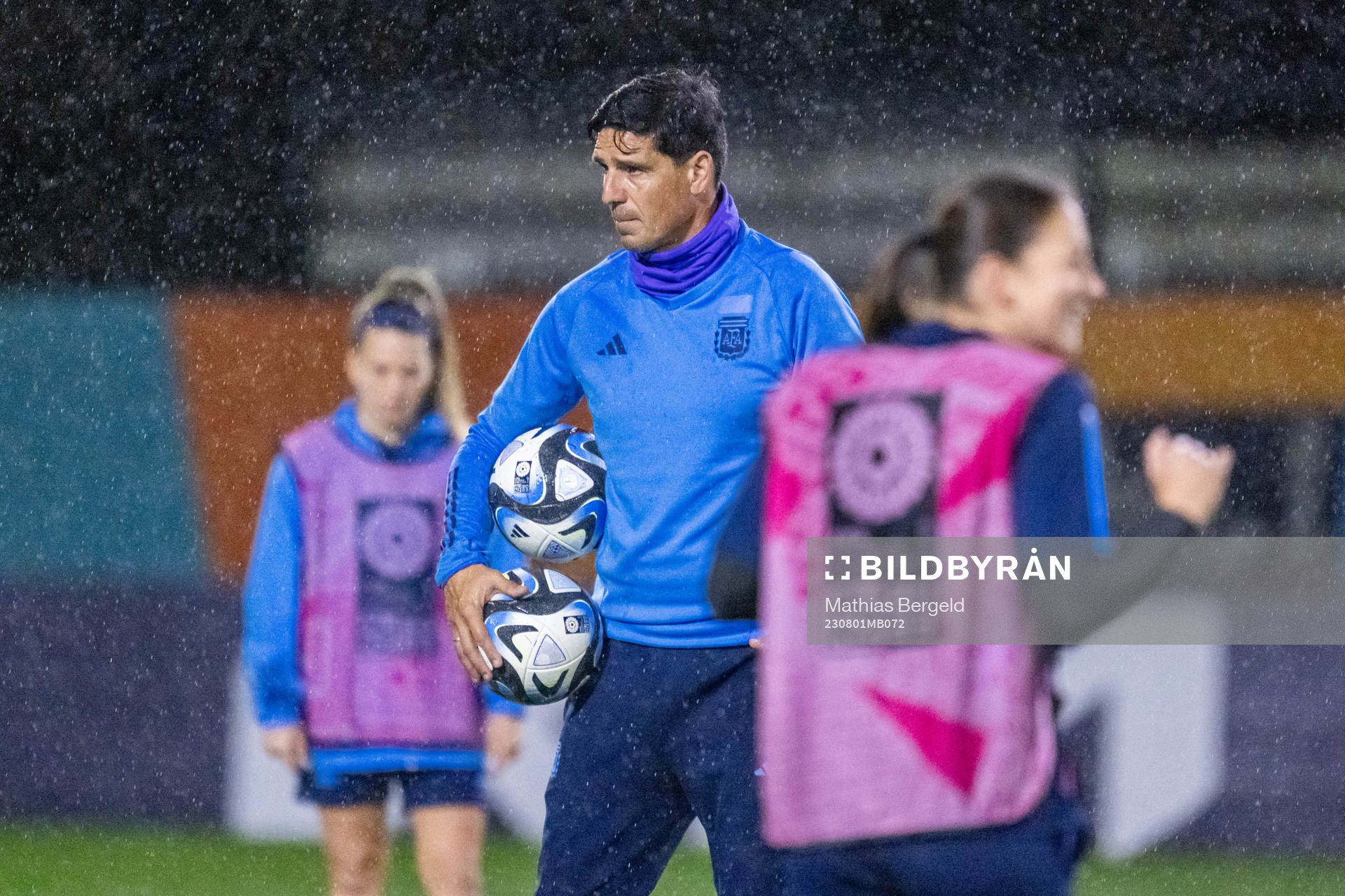 Head coach German Portanova of the Argentinian women's national football team at a training session during the FIFA Women's World Cup on August 1, 2023 in Hamilton.