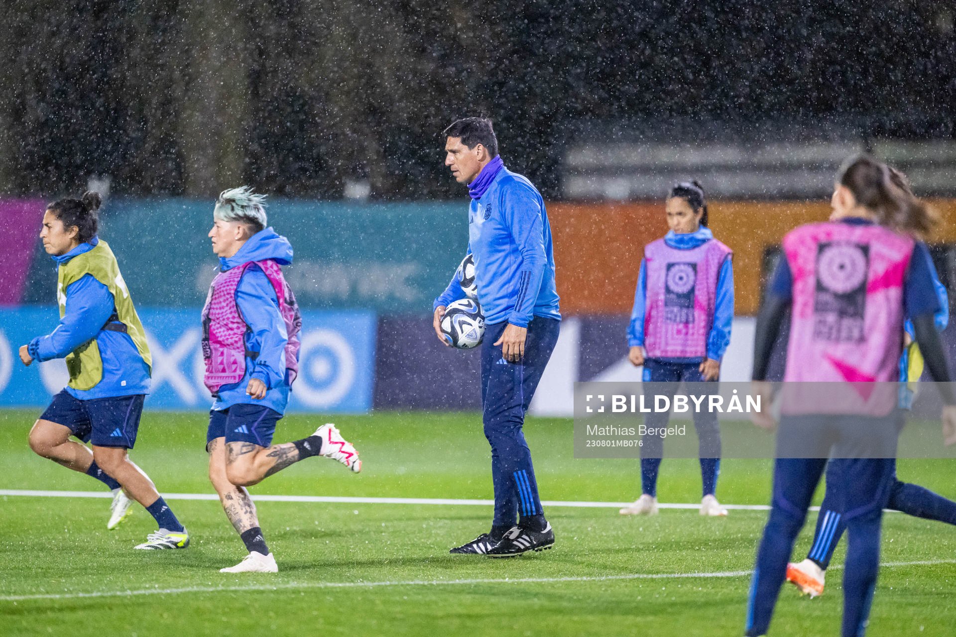 Head coach German Portanova of the Argentinian women's national football team at a training session during the FIFA Women's World Cup on August 1, 2023 in Hamilton.