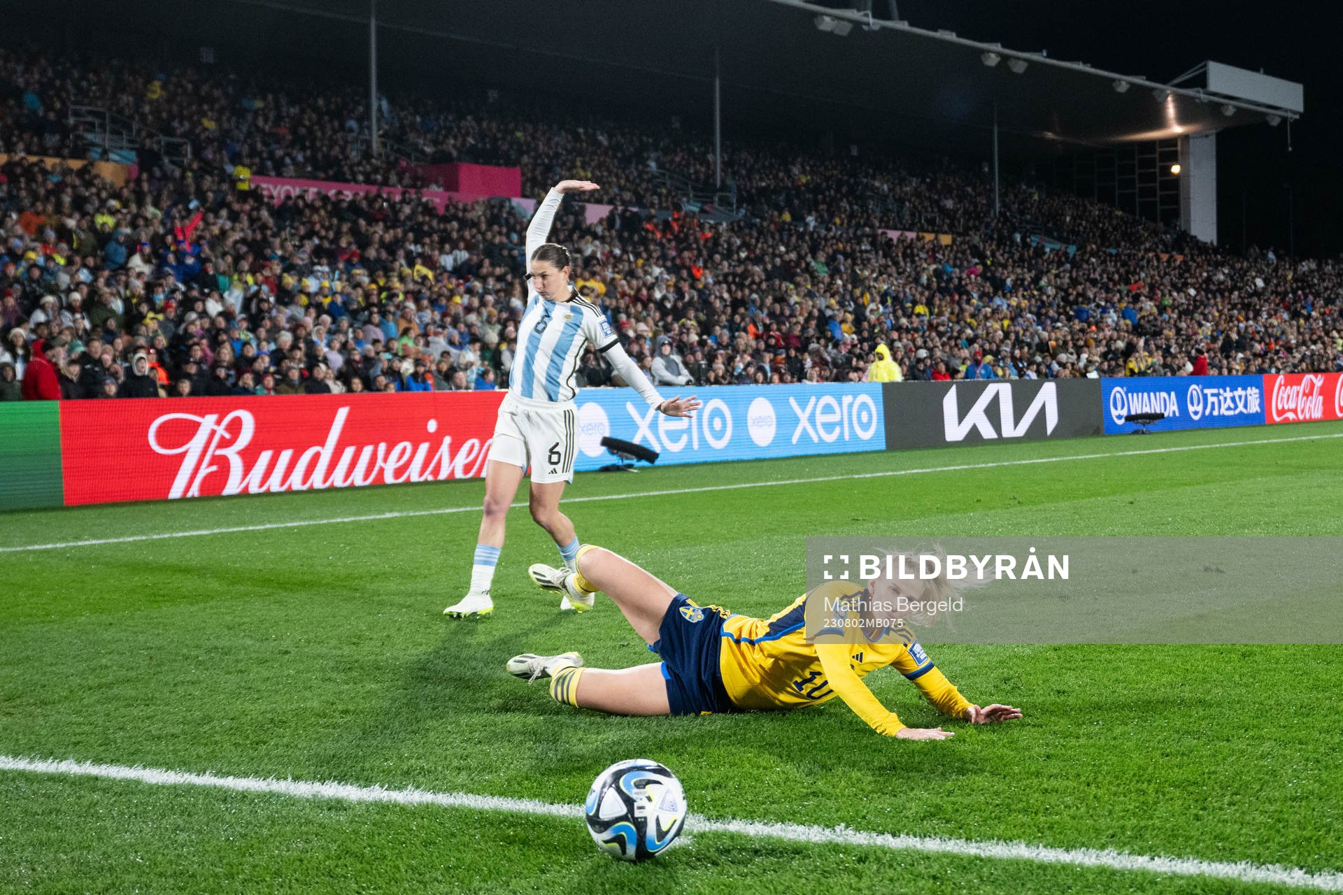 Aldana Cometti of Argentina and Sofia Jakobsson of Sweden
