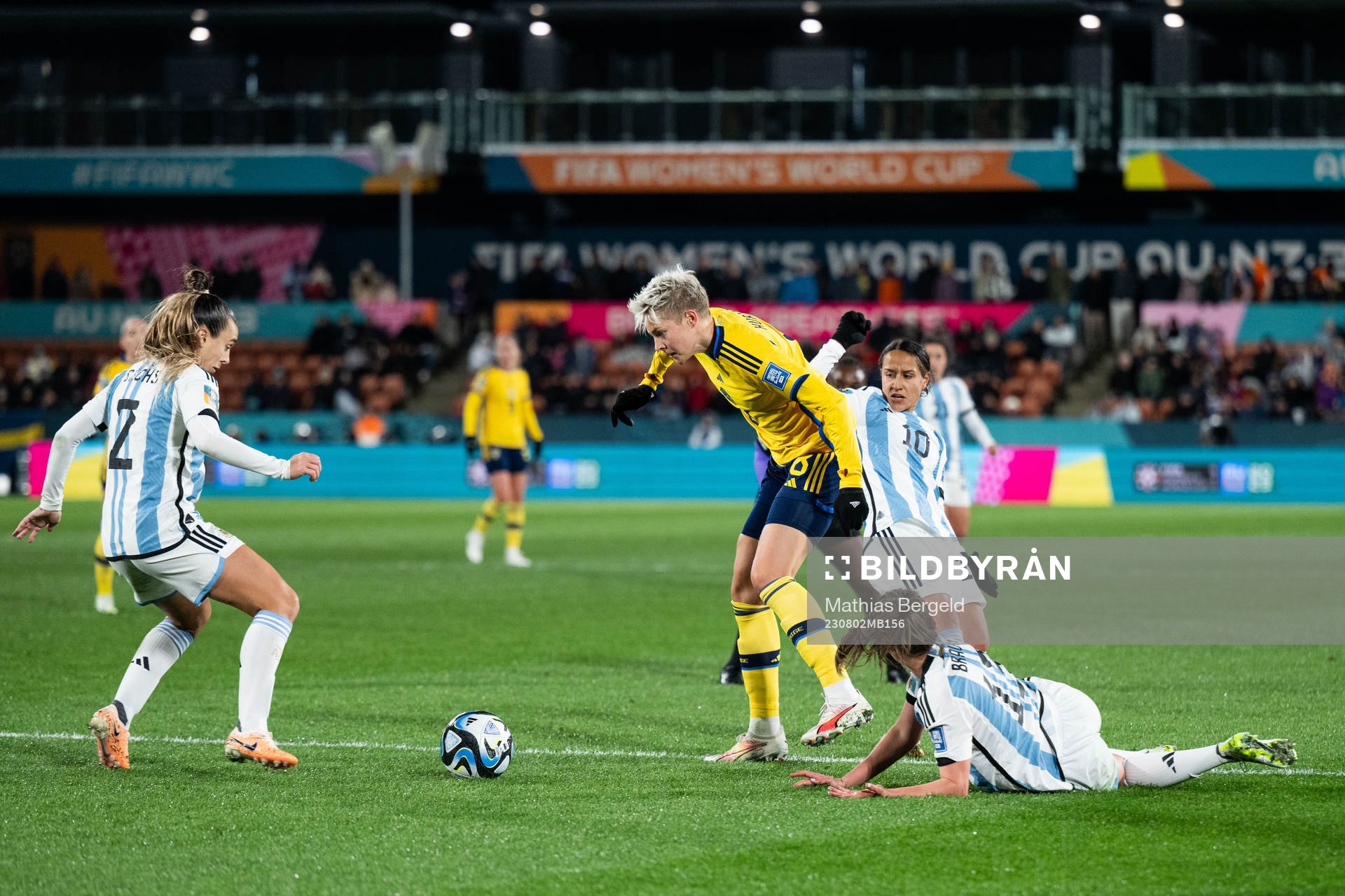 Adriana Sachs of Argentina and Lina Hurtig of Sweden