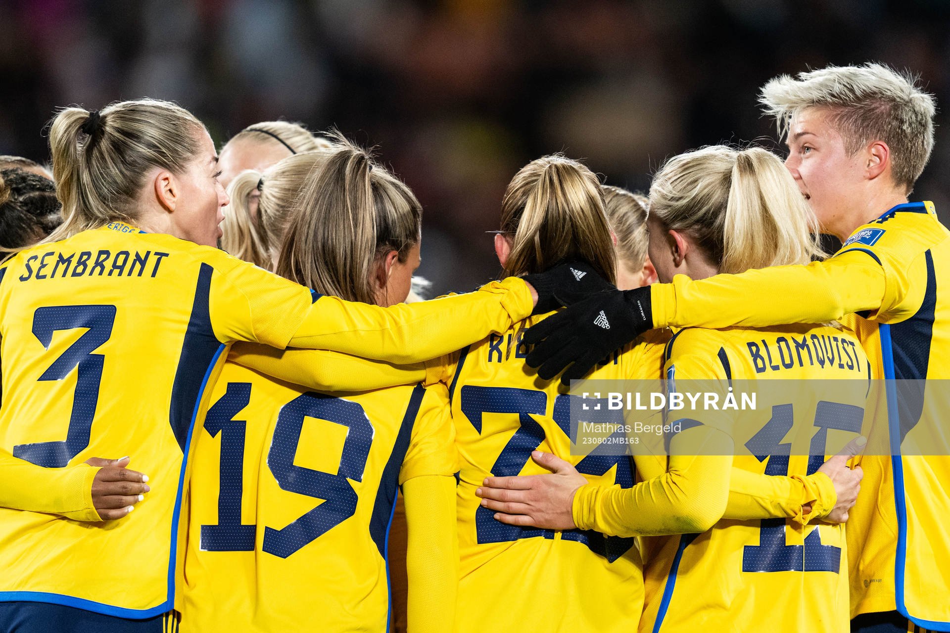 Elin Rubensson of Sweden celebrates with team mates