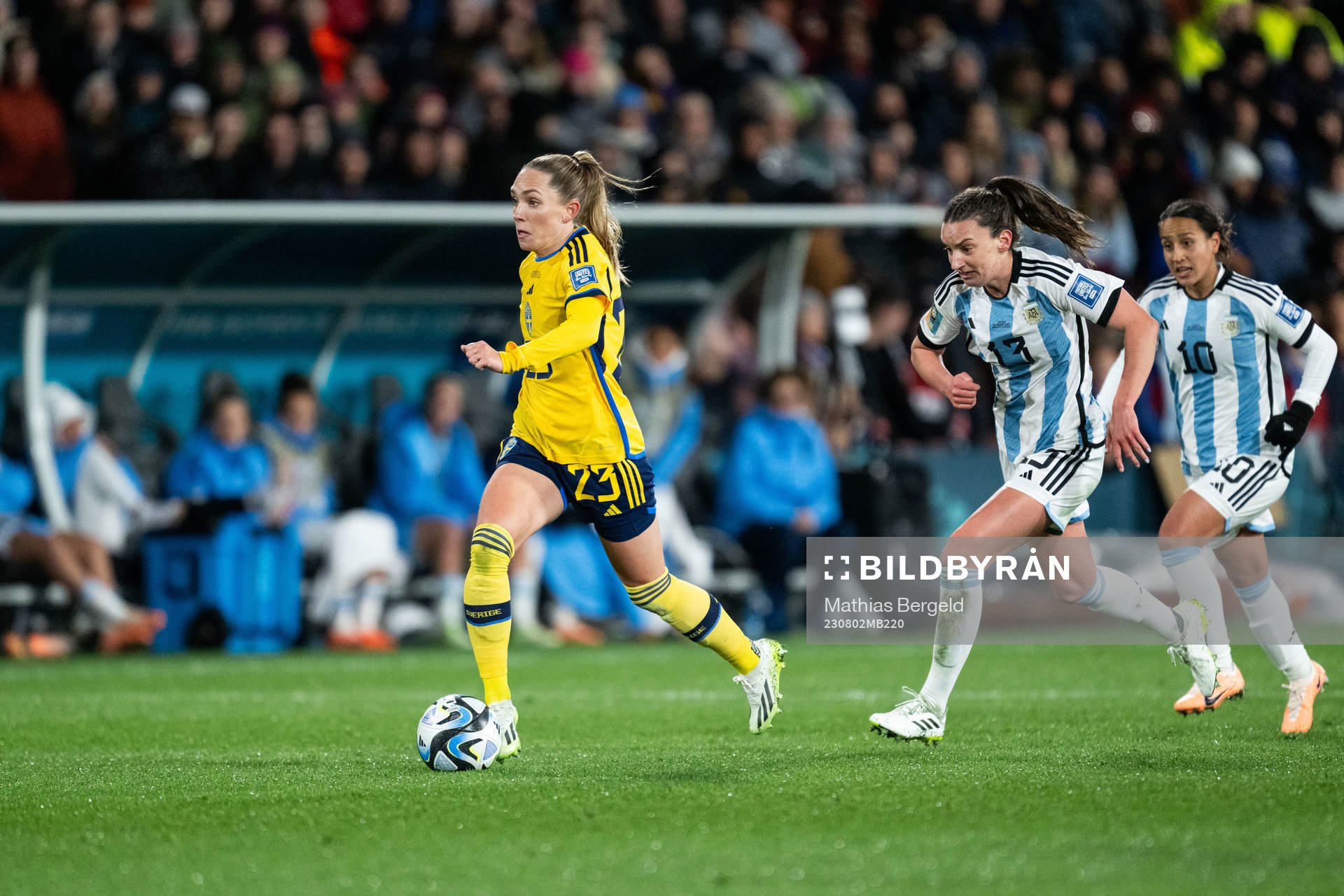 Elin Rubensson of Sweden and Sophia Braun of Argentina
