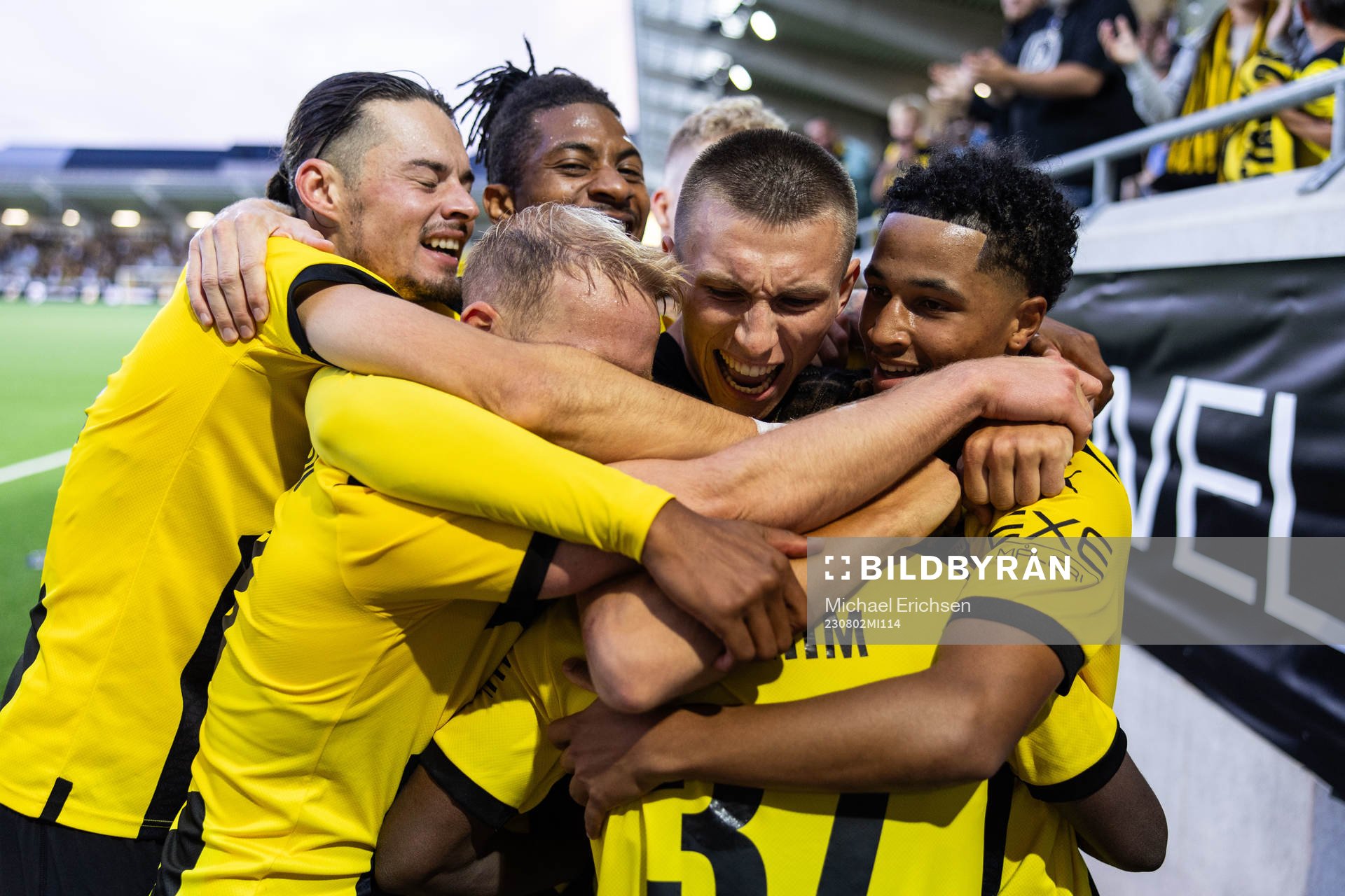 Ibrahim Sadiq of Häcken celebrates with team mates