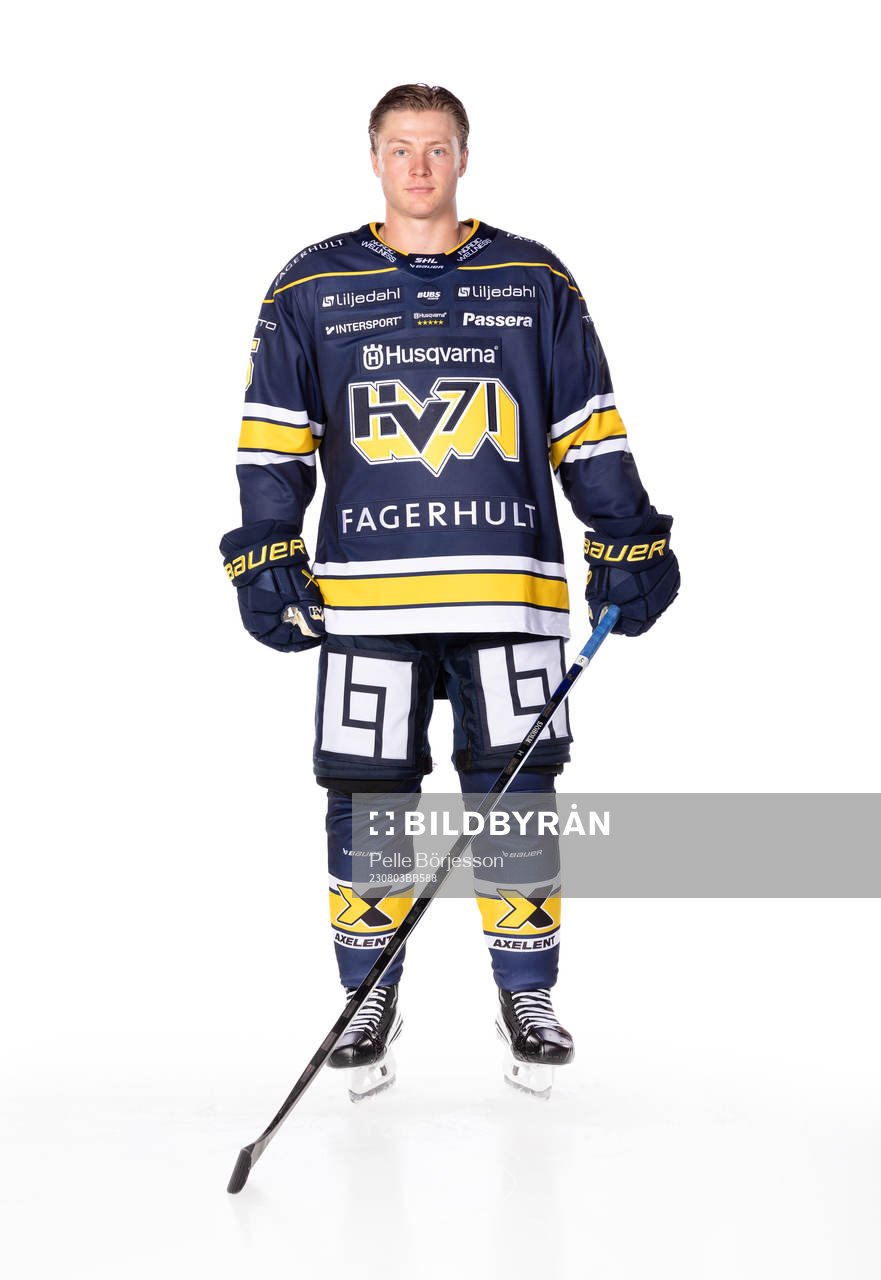 s Victor Sjöholm