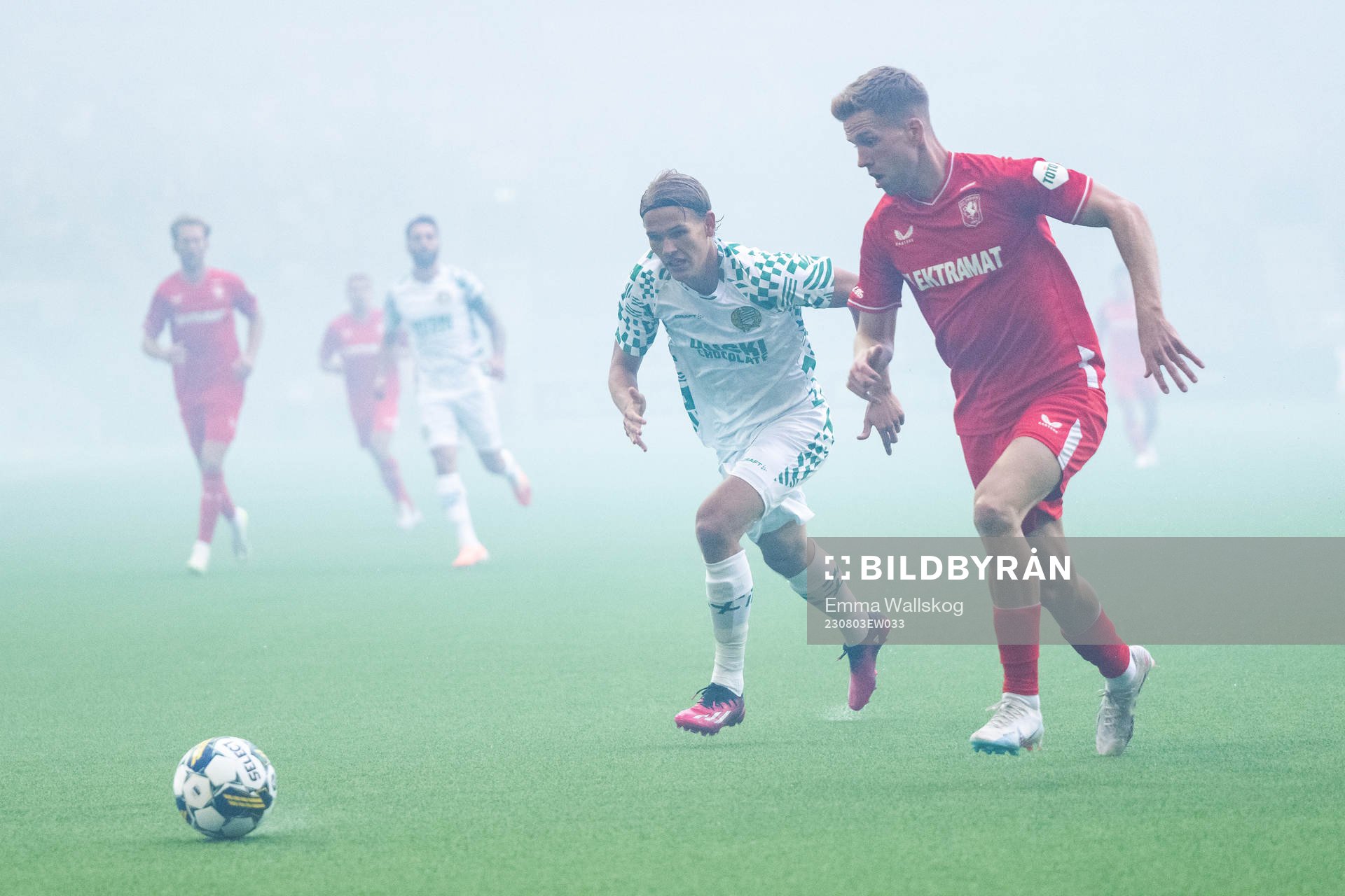 Markus Karlsson of Hammarby and Gijs Smal of Twente