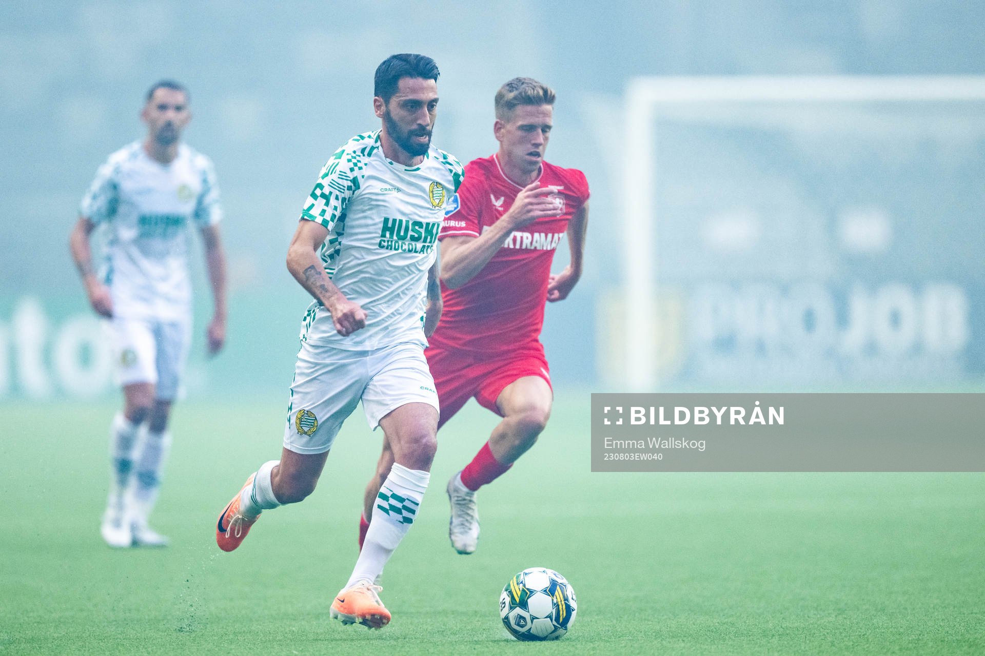 Nahir Besara of Hammarby and Gijs Smal of Twente