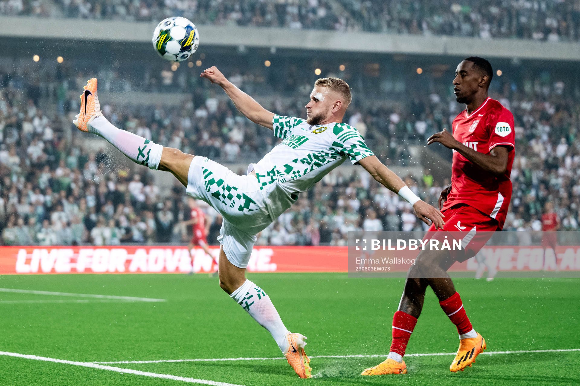 Simon Strand of Hammarby and Joshua Brenet of Twente