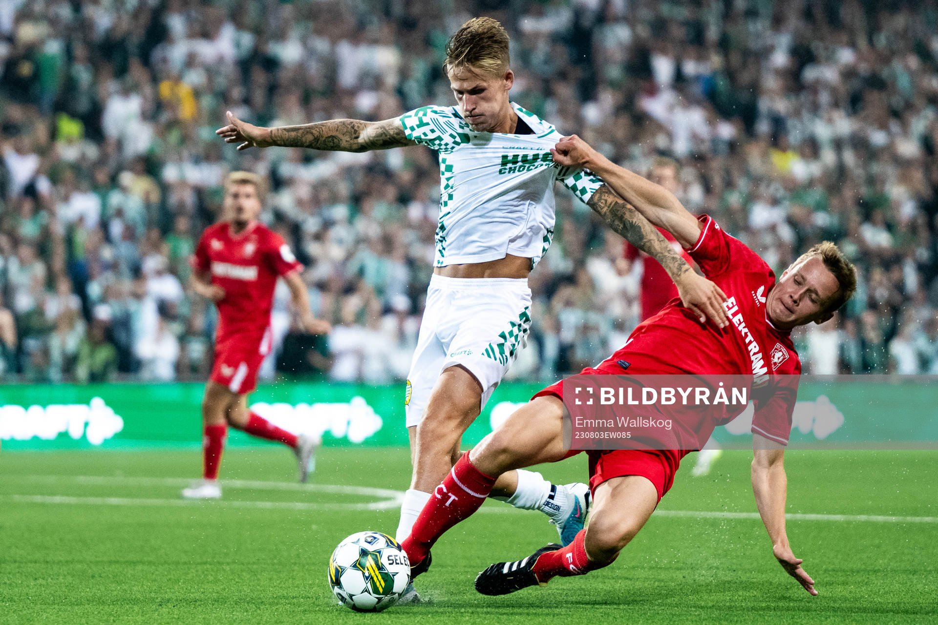 Fredrik Hammar of Hammarby and Mathias Kjølo of Twente