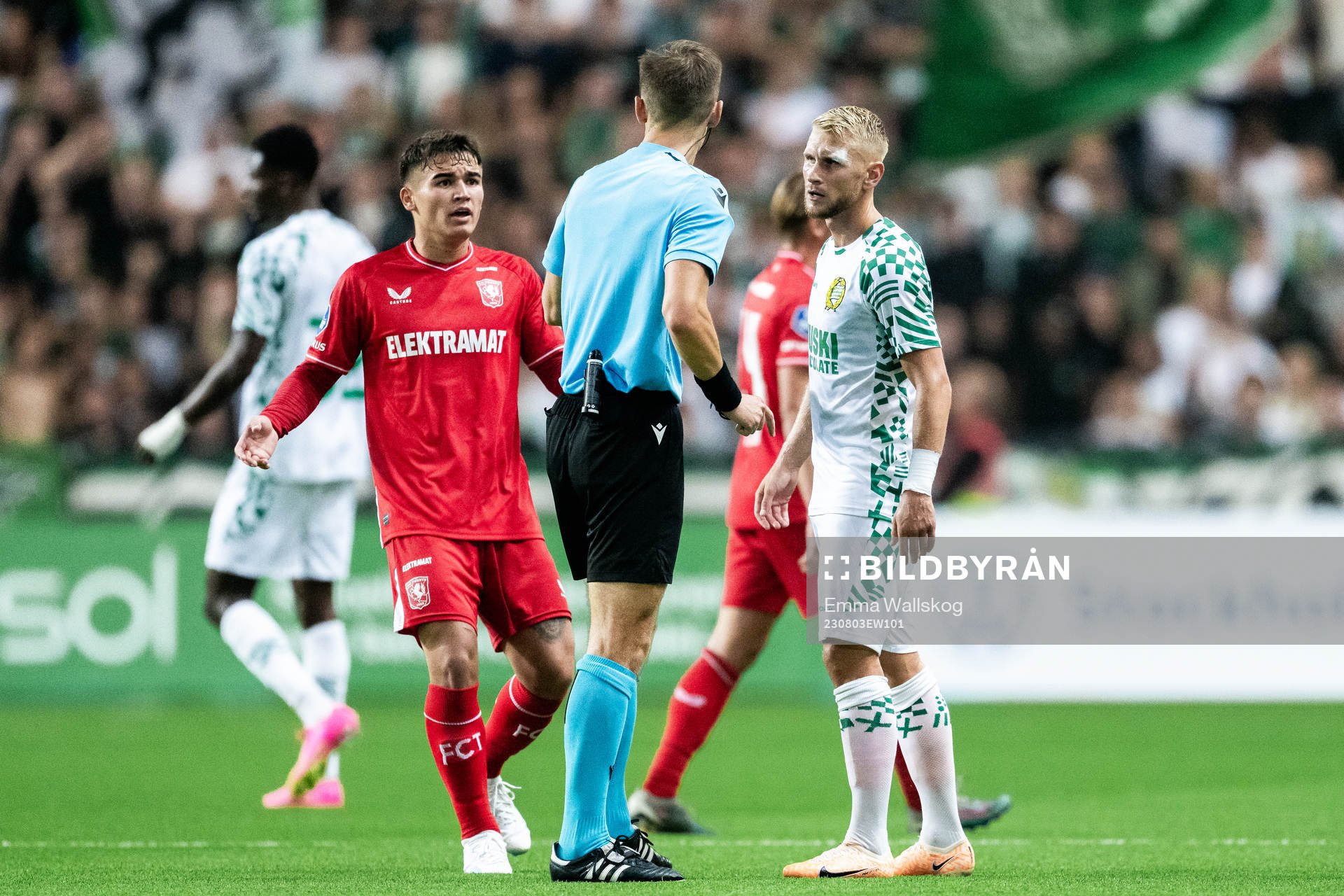 Manfred Ugalde of Twente and Simon Strand of Hammarby in