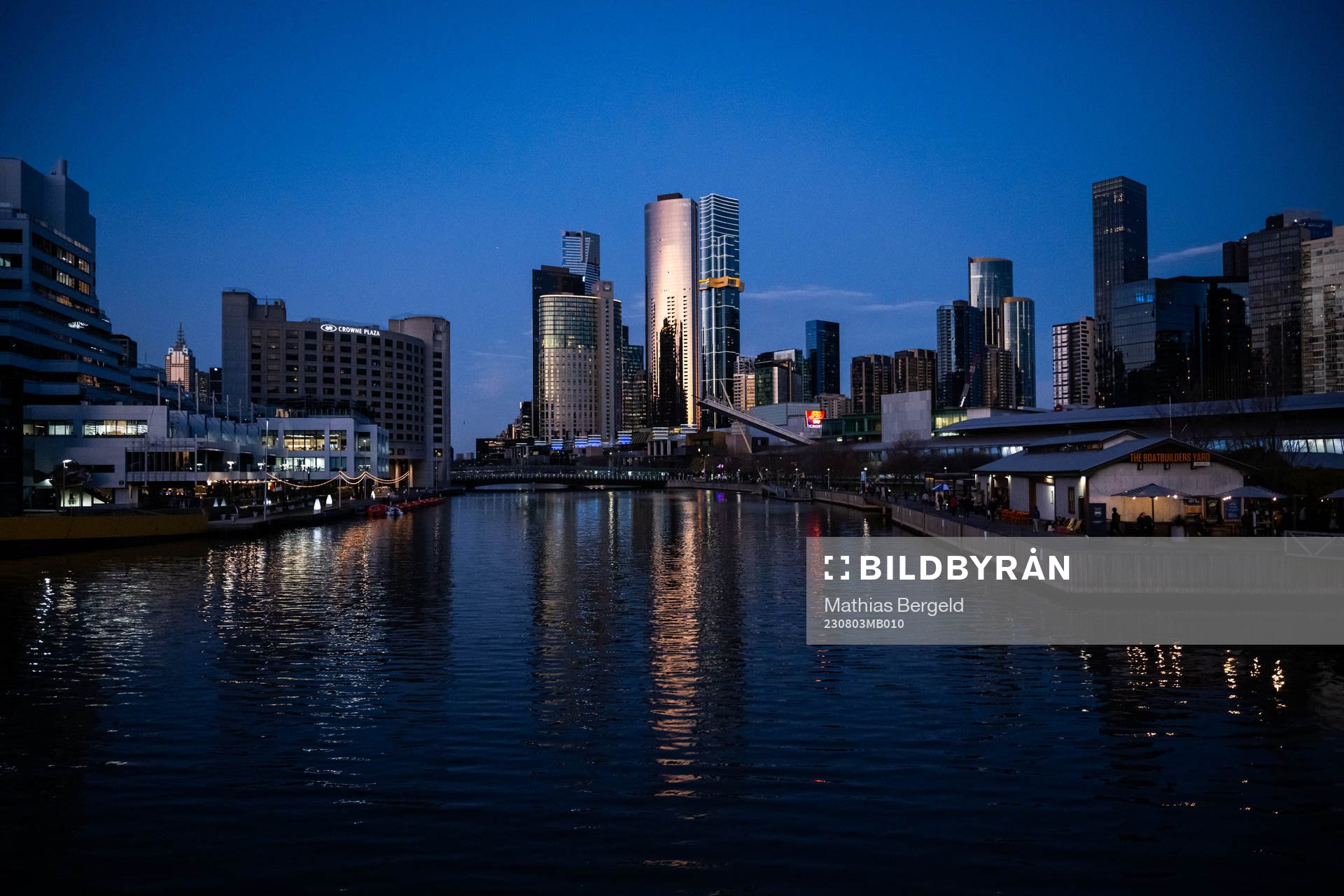 General view of the city and the River Yarra
