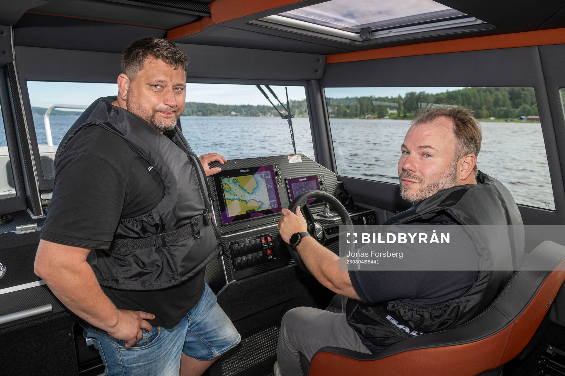 Modo hockeys sportchef Henrik Gradin  och tränare Mattias