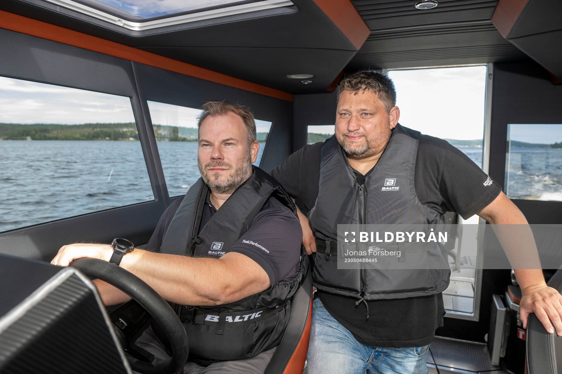Modo hockeys sportchef Henrik Gradin  och tränare Mattias
