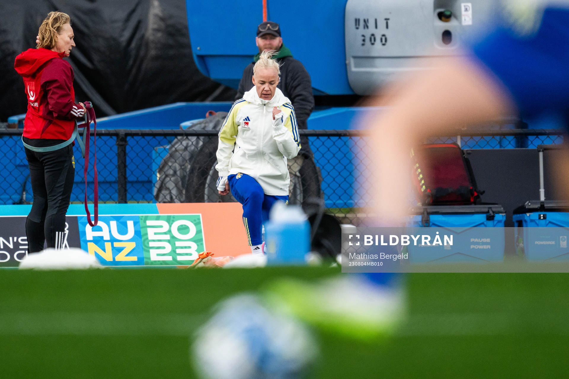 Physio Annica Näsmark and Caroline Seger of the Swedish