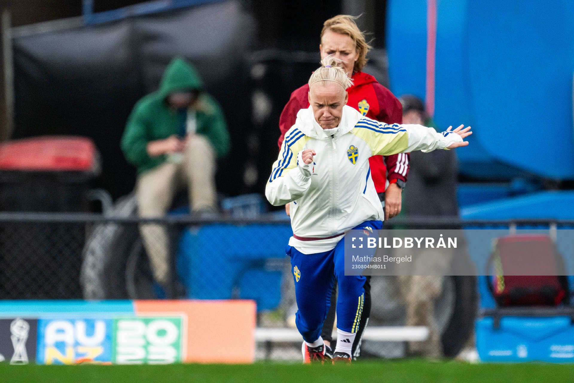 Physio Annica Näsmark and Caroline Seger of the Swedish