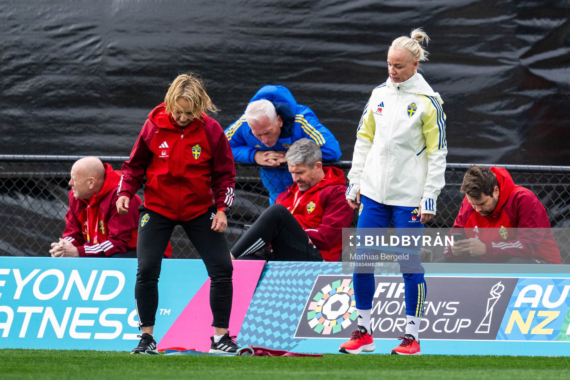 Physio Annica Näsmark and Caroline Seger of the Swedish