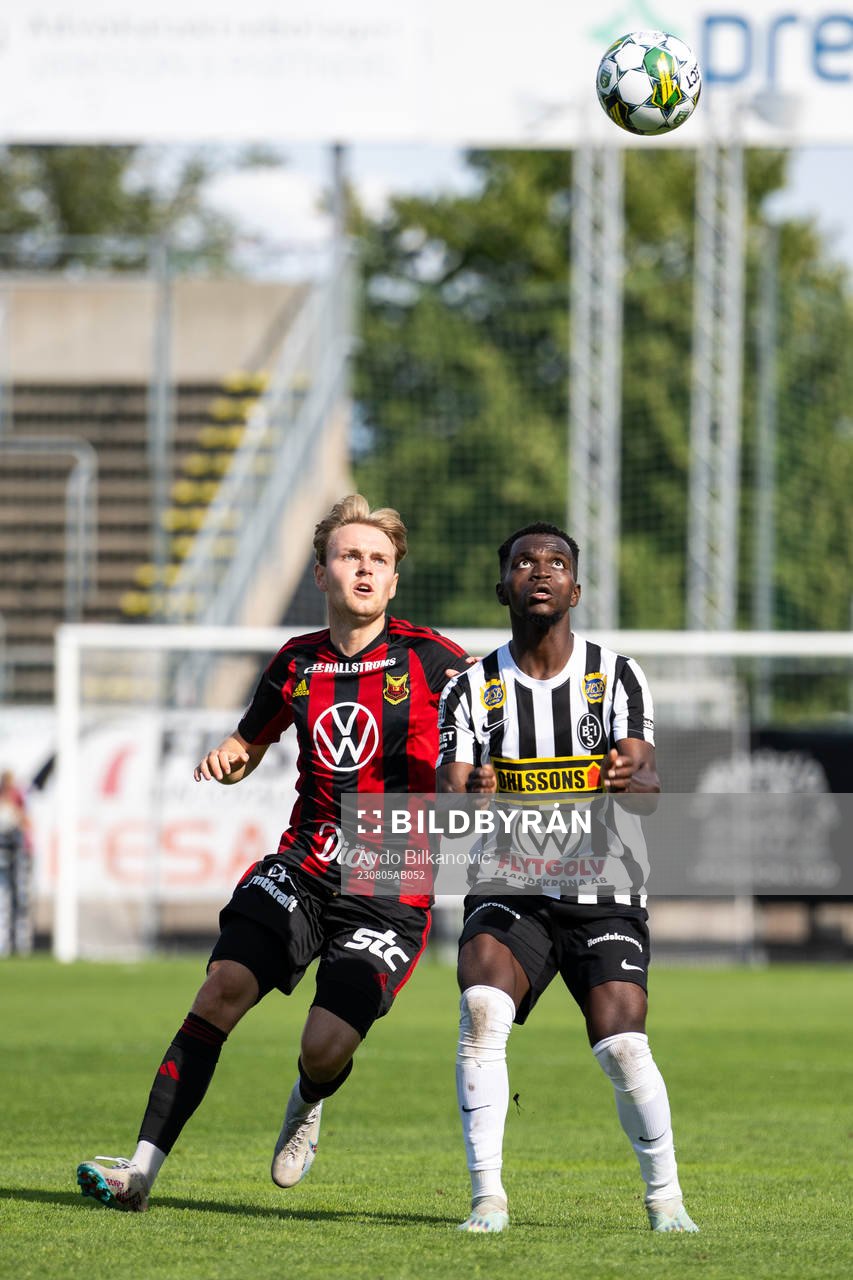 Landskronas Kofi Asare och Östersunds Simon Marklund