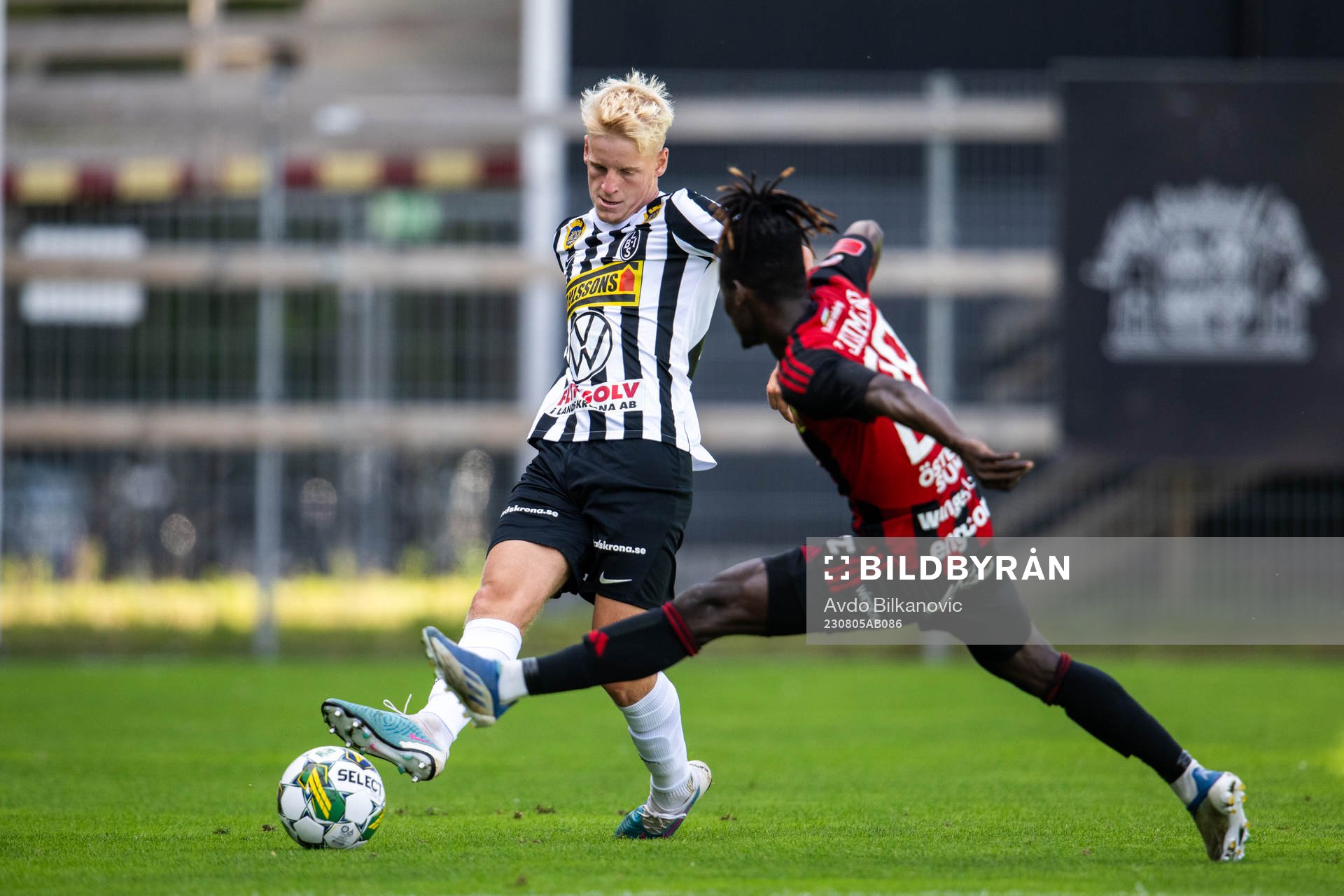 Landskronas Emil Lindman och Östersunds Yannick Armel