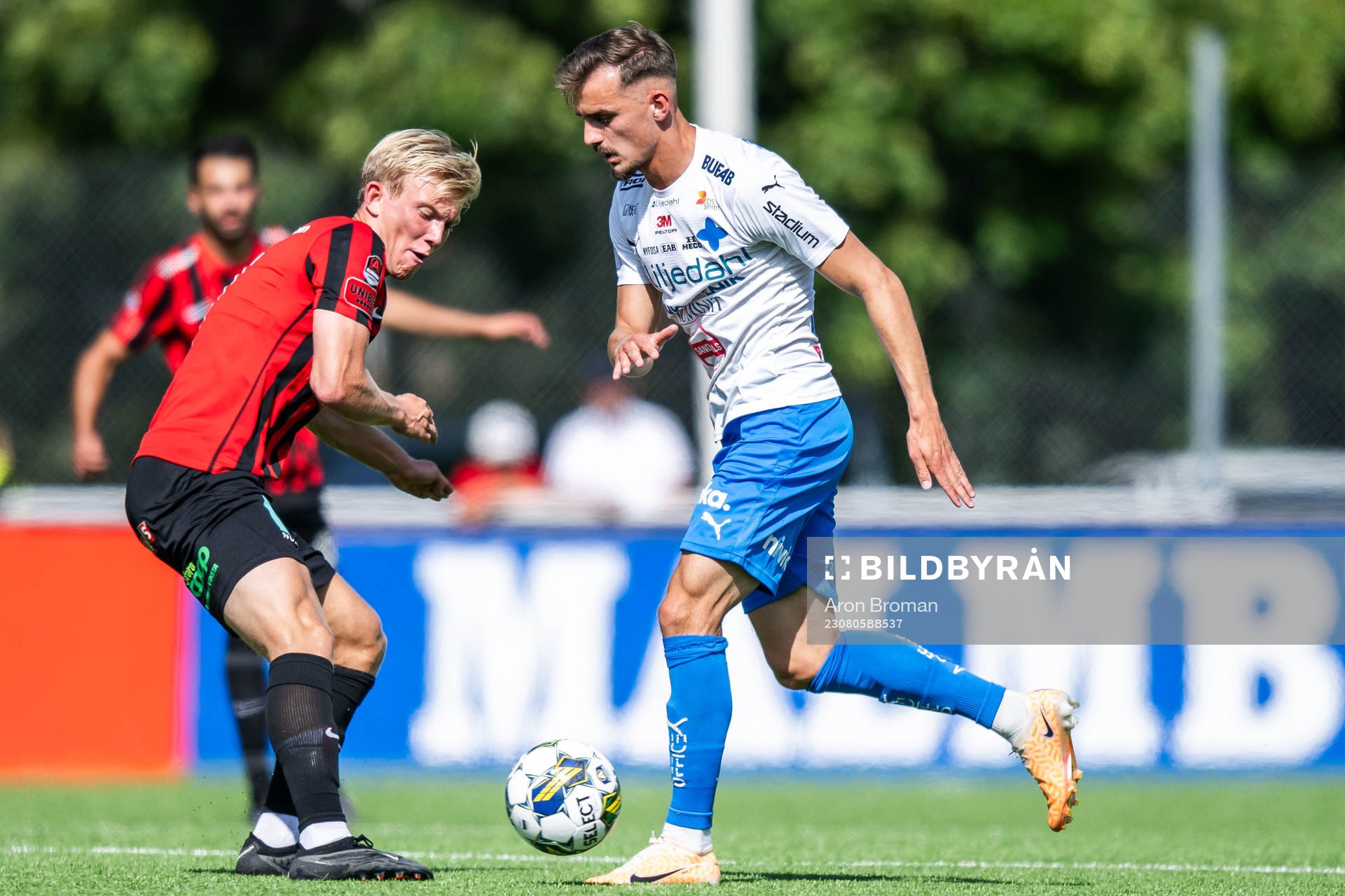 Brommapojkarnas Alexander Jensen och Värnamos Ajdin