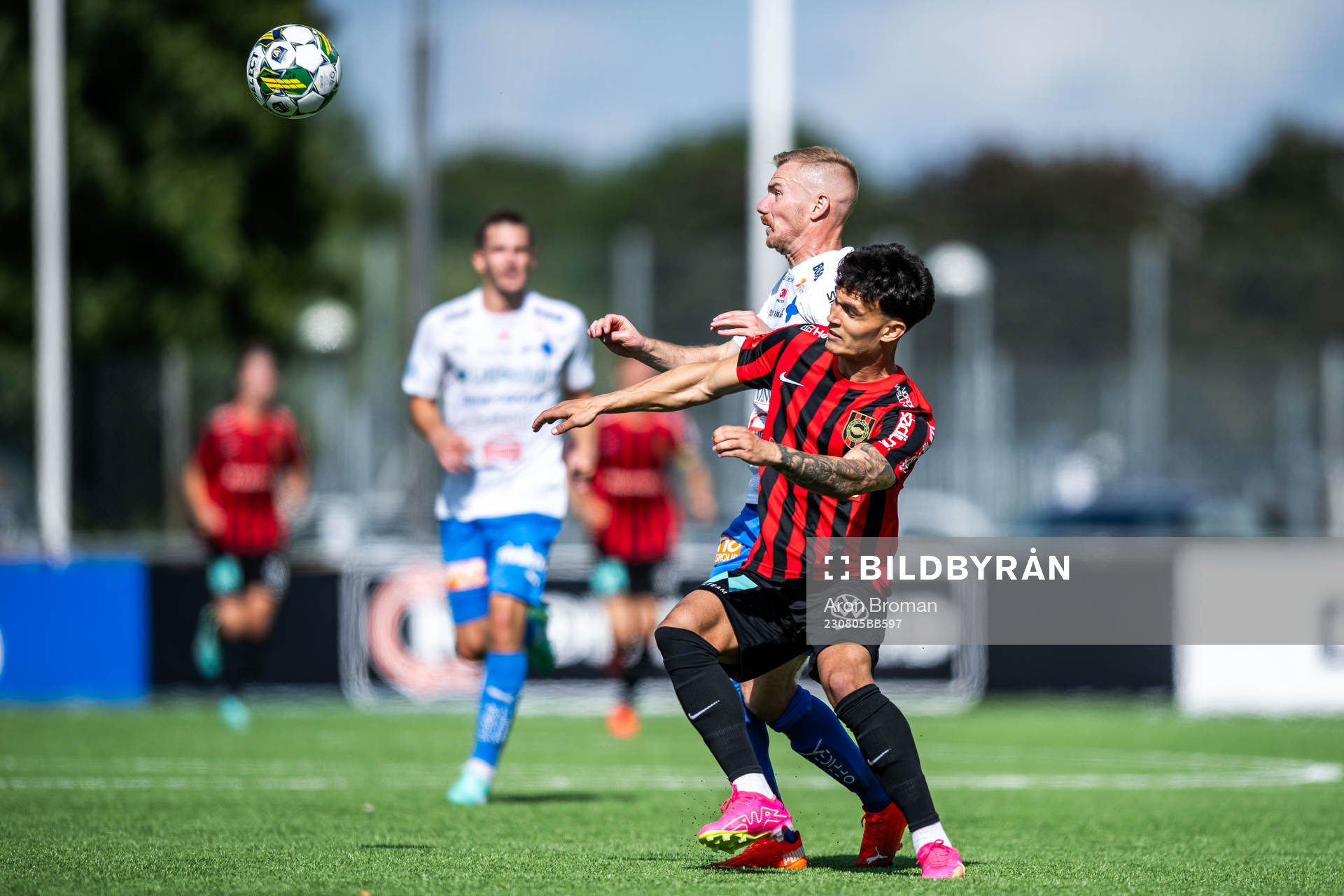Värnamos Freddy Winsth och Brommapojkarnas Liam Jordan
