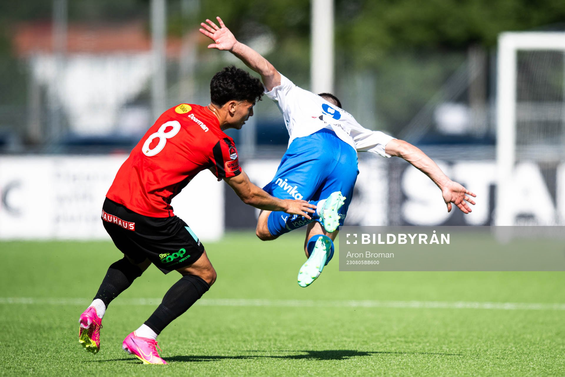 Brommapojkarnas Liam Jordan och Värnamos Oscar Johansson