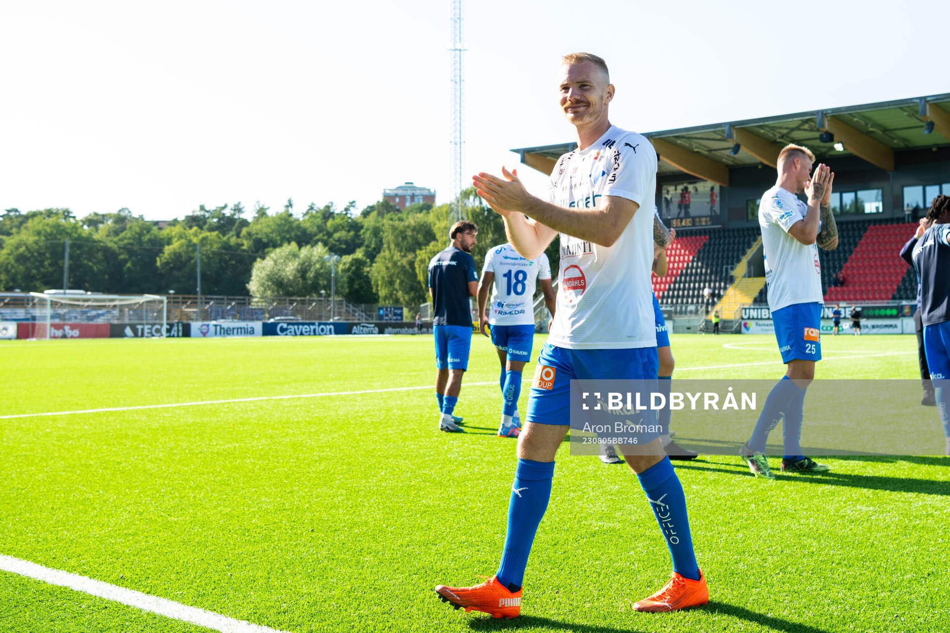 Värnamos Freddy Winsth jublar