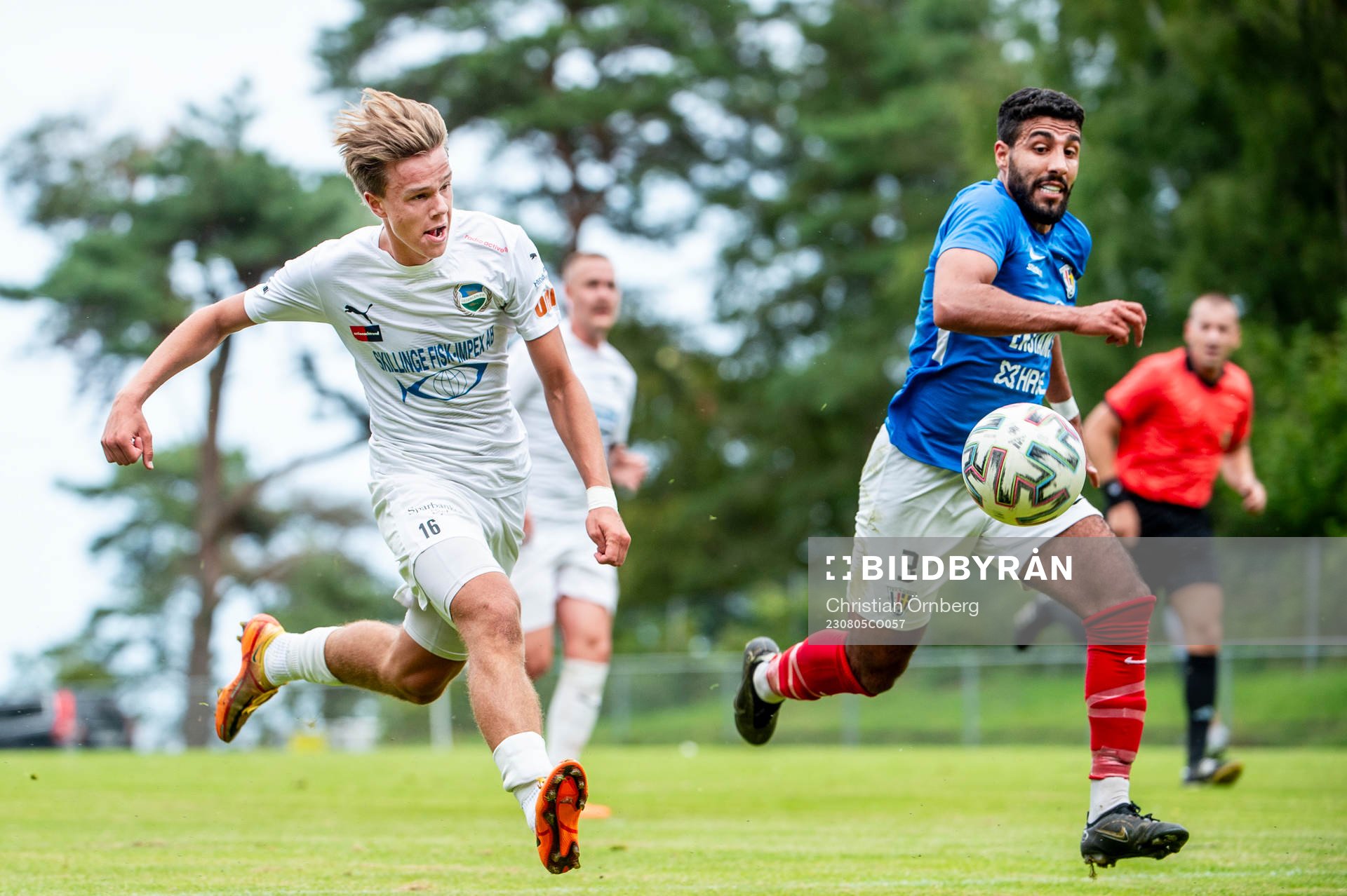 Österlens Axel Orrenius mot FBK Balkans Hozan Faraidoon