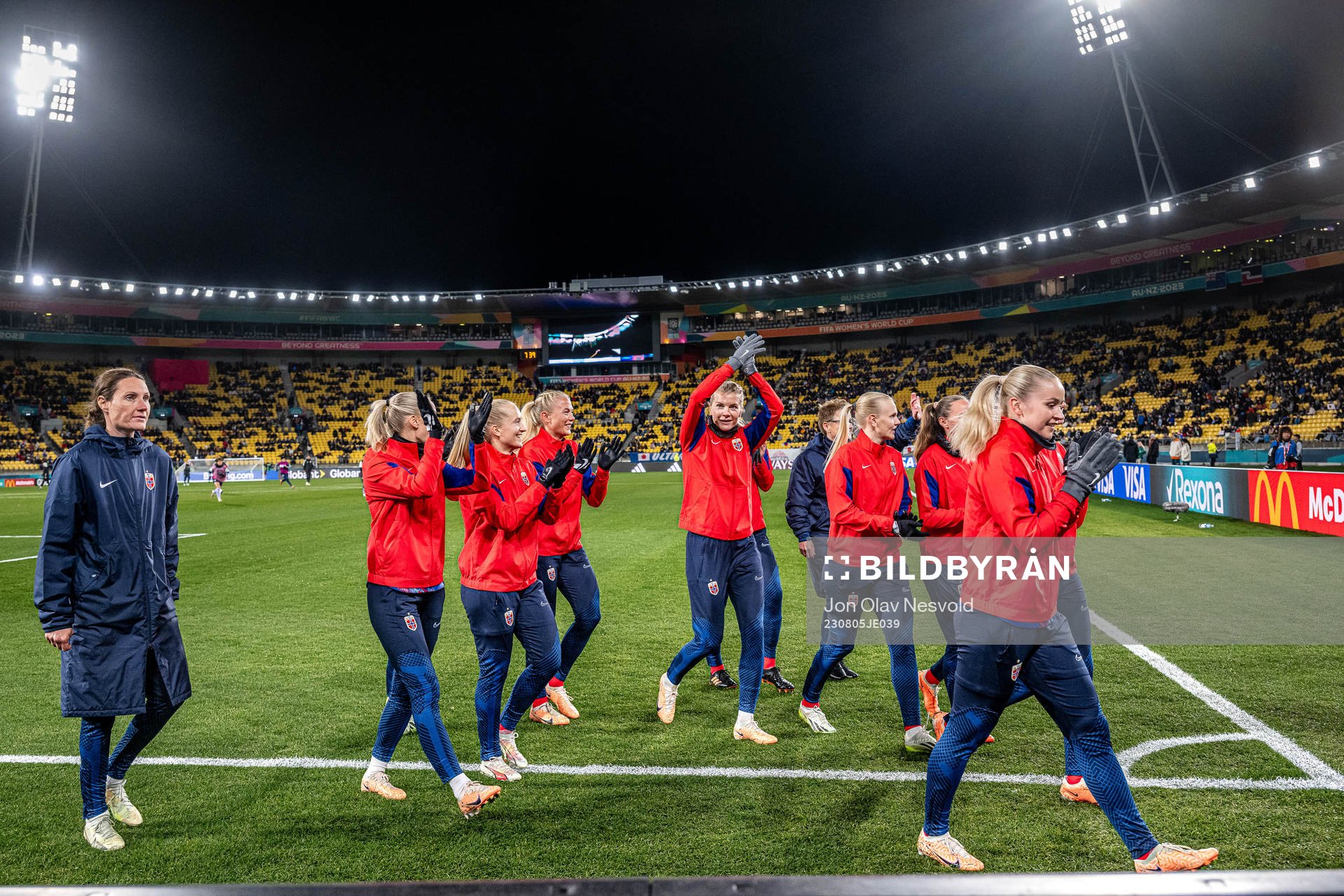 Ada Hegerberg with teammates of Norway