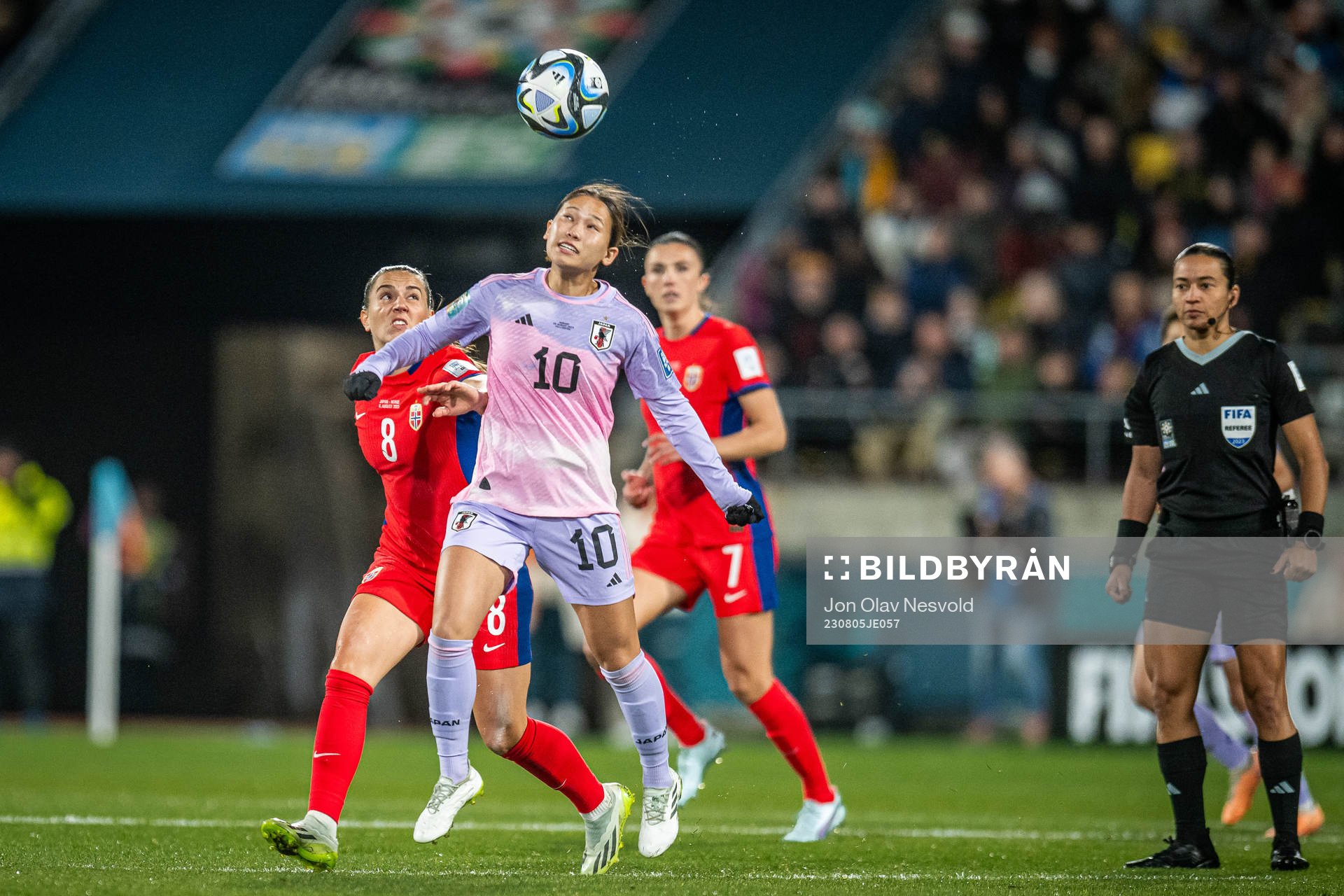 Vilde Bøe Risa of Norway and Fuka Nagano of Japan