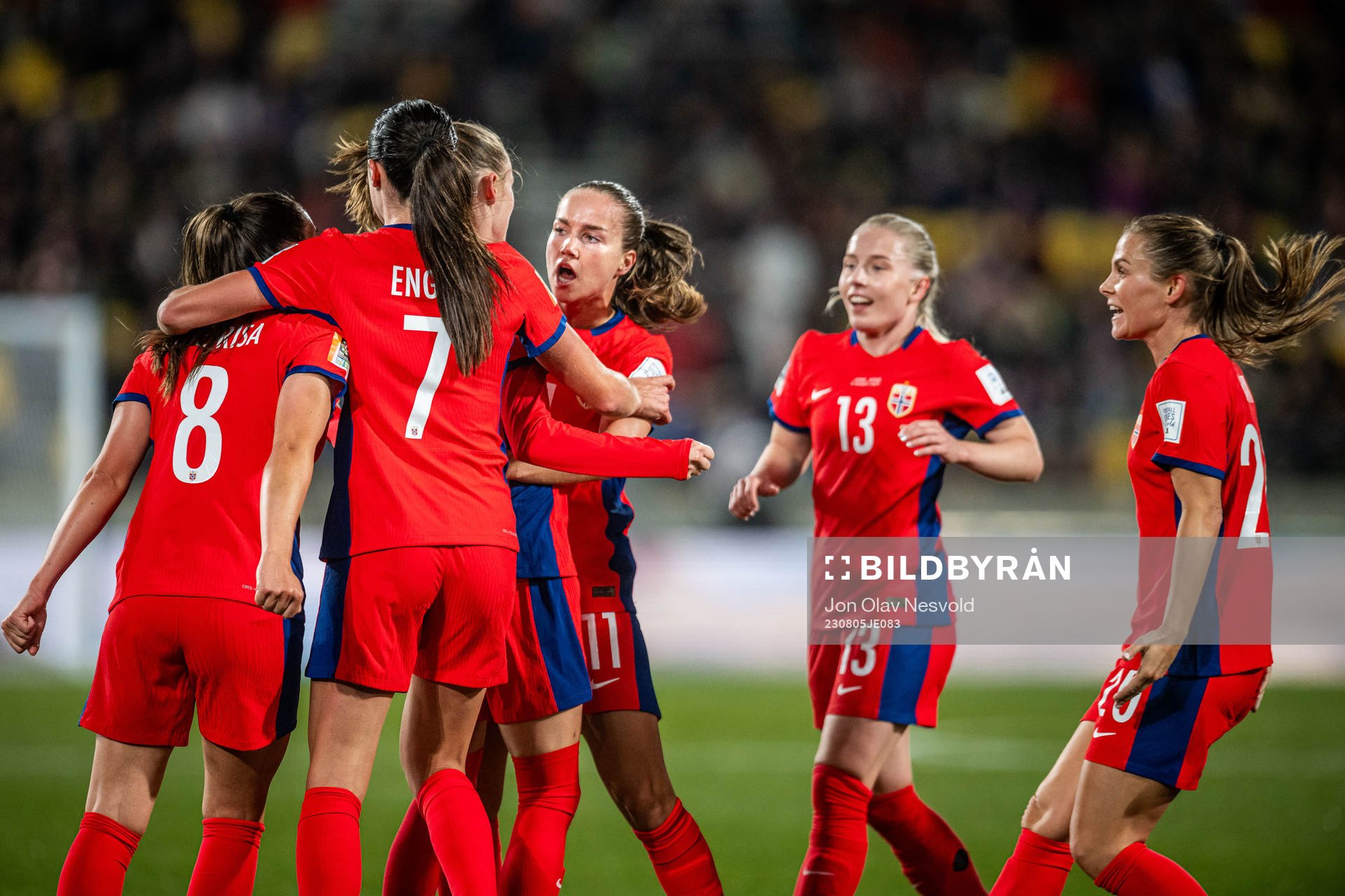 Guro Reiten celebrate with teammates
