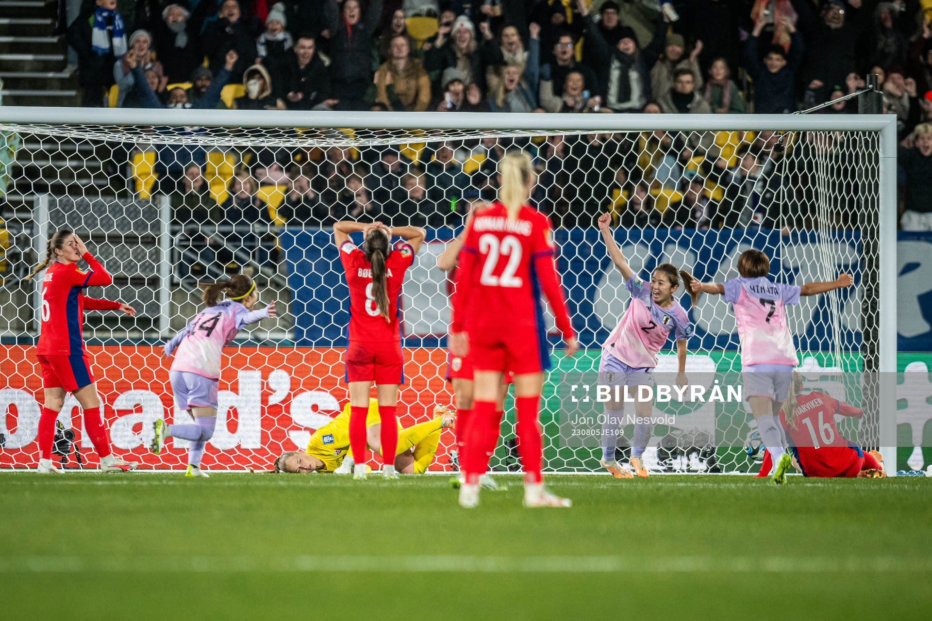 Maren Mjelde, goalkeeper Aurora Mikalsen, Vilde Bøe Risa,