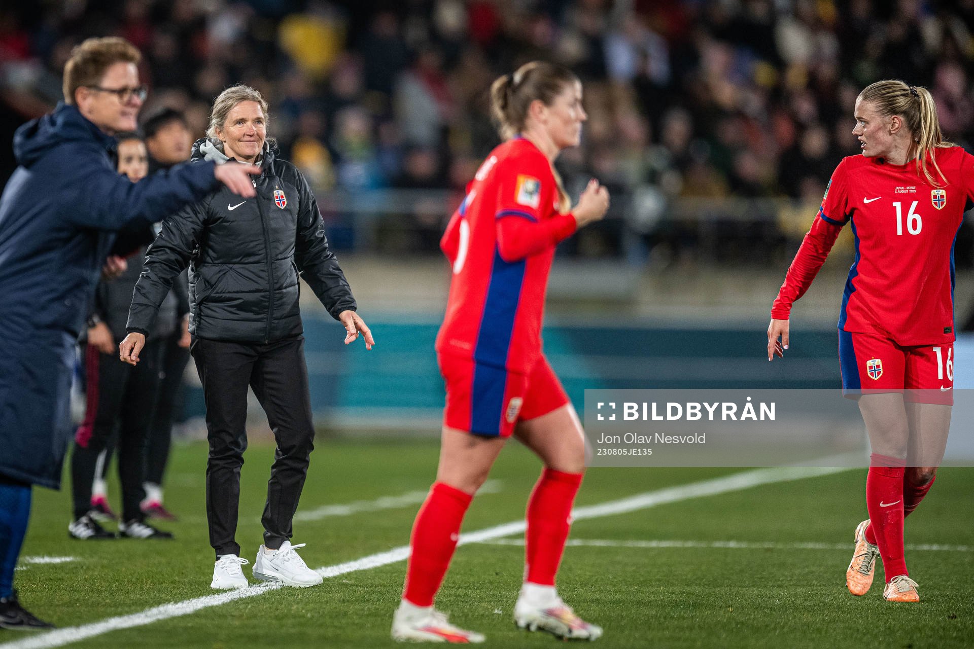 Head coach Hege Riise and Mathilde Harviken of Norway during the FIFA Women's World Cup round of 16 match between Japan and Norway on August 5, 2023 in Wellington.