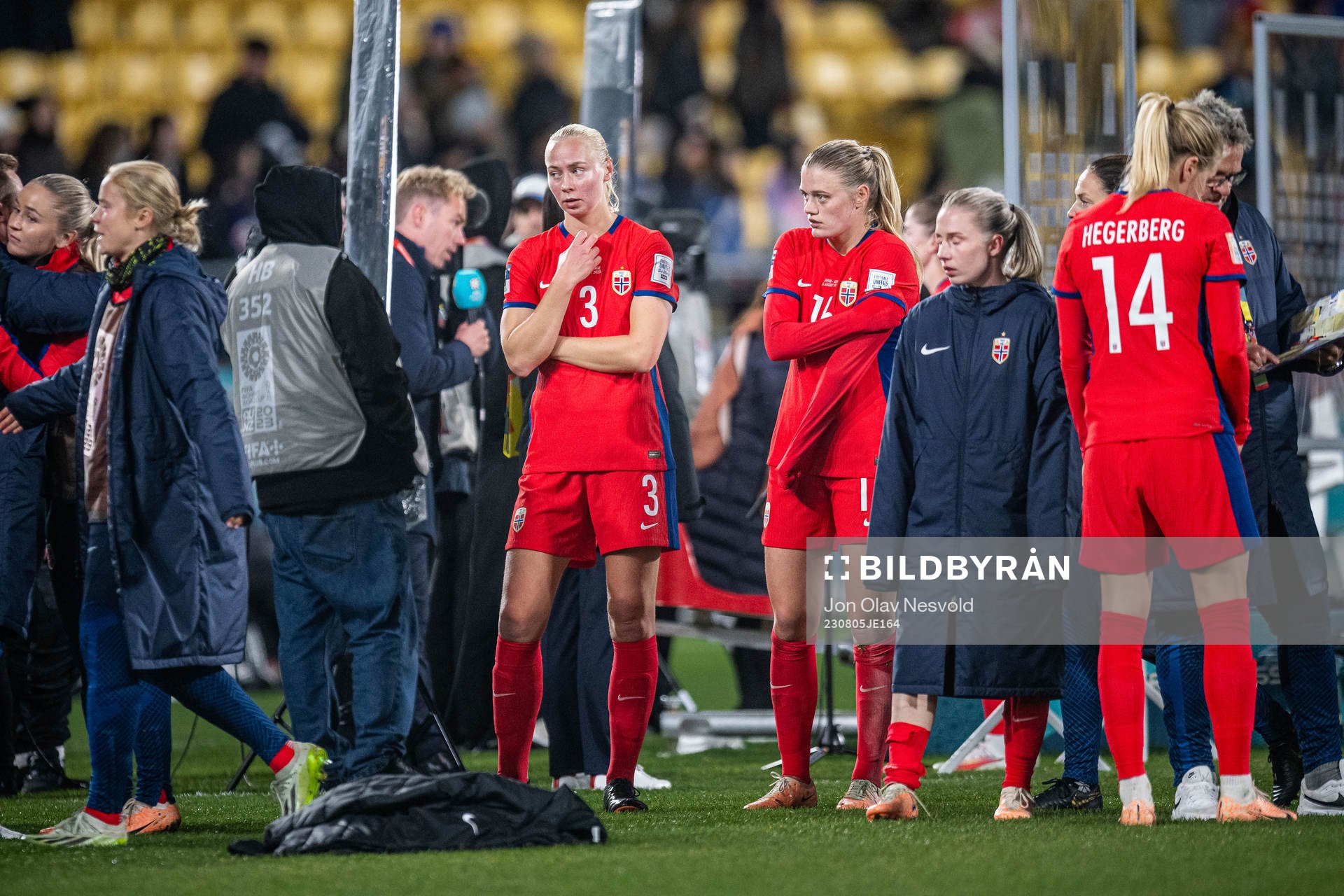 Sara Hørte and Mathilde Harviken of Norway look dejected