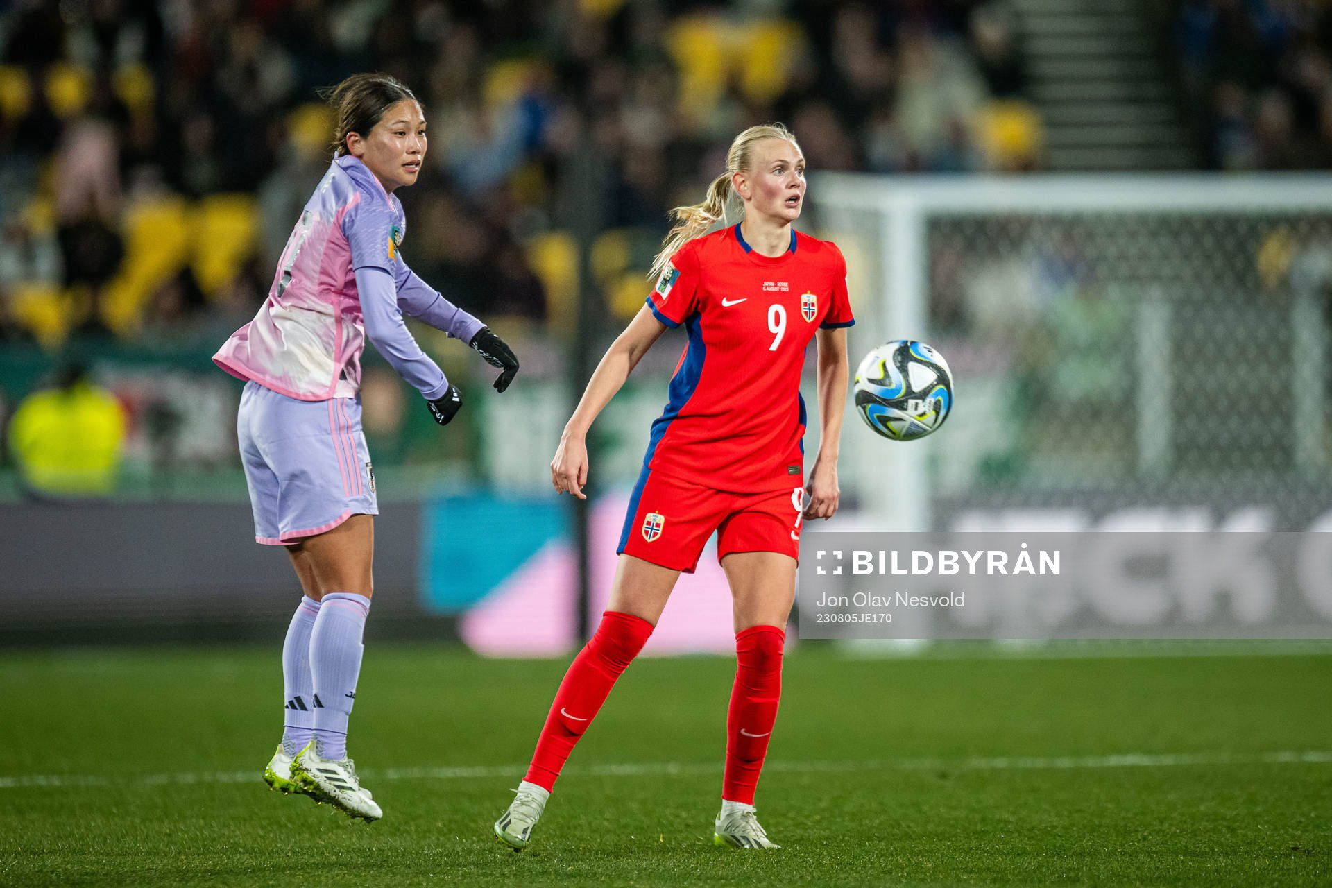 Fuka Nagano of Japan and Karina Sævik of Norway