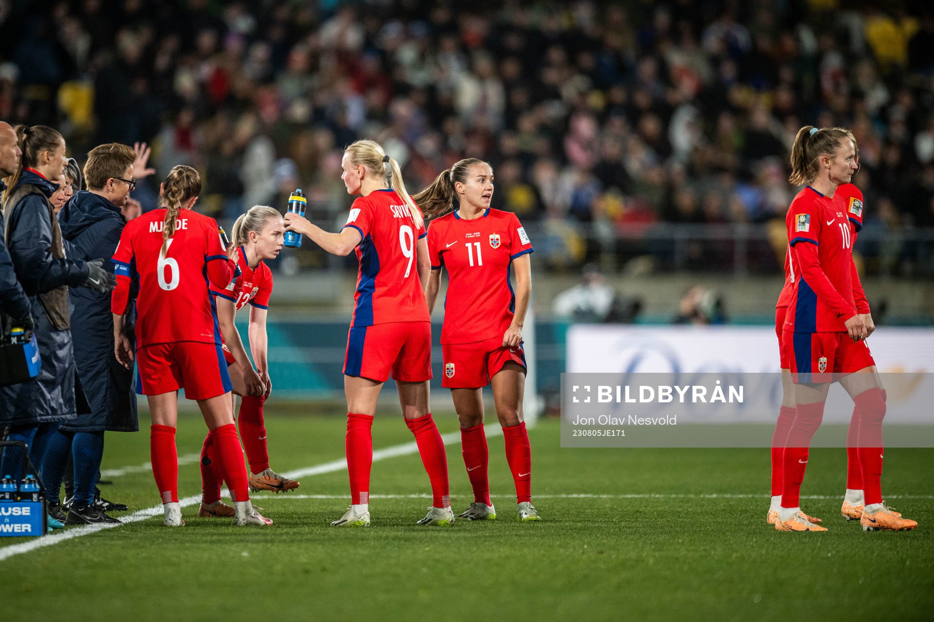 Maren Mjelde, Thea Bjelde, Karina Sævik, Guro Reiten and